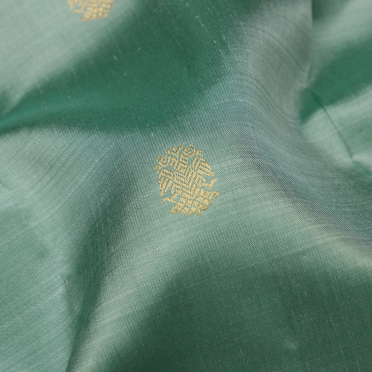 Kanakavalli Kanjivaram Silk Sari 26-599-HS001-04310 - Fabric View