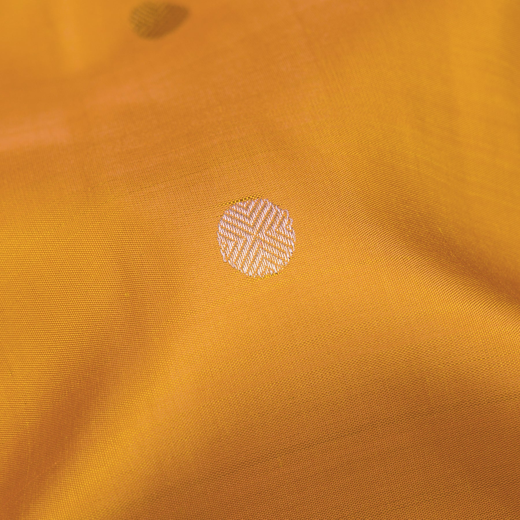 Kanakavalli Kanjivaram Silk Sari 26-611-HS001-00977 - Fabric View