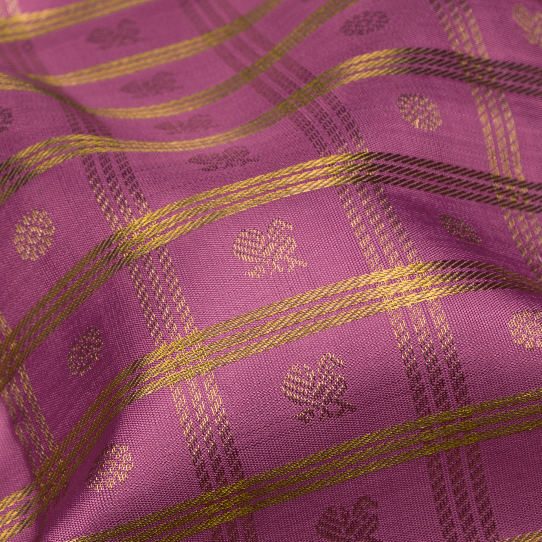 Kanakavalli Kanjivaram Silk Sari 26-611-HS001-01584 - Fabric View