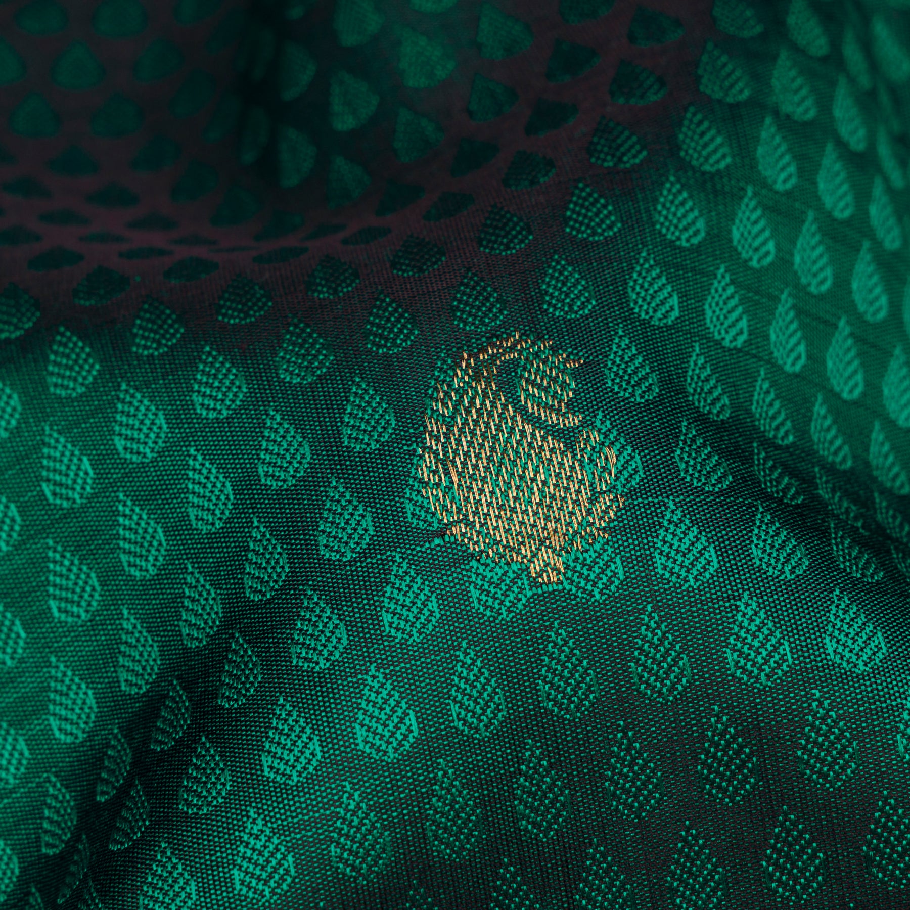 Kanakavalli Kanjivaram Silk Sari 26-611-HS001-01608 - Fabric View