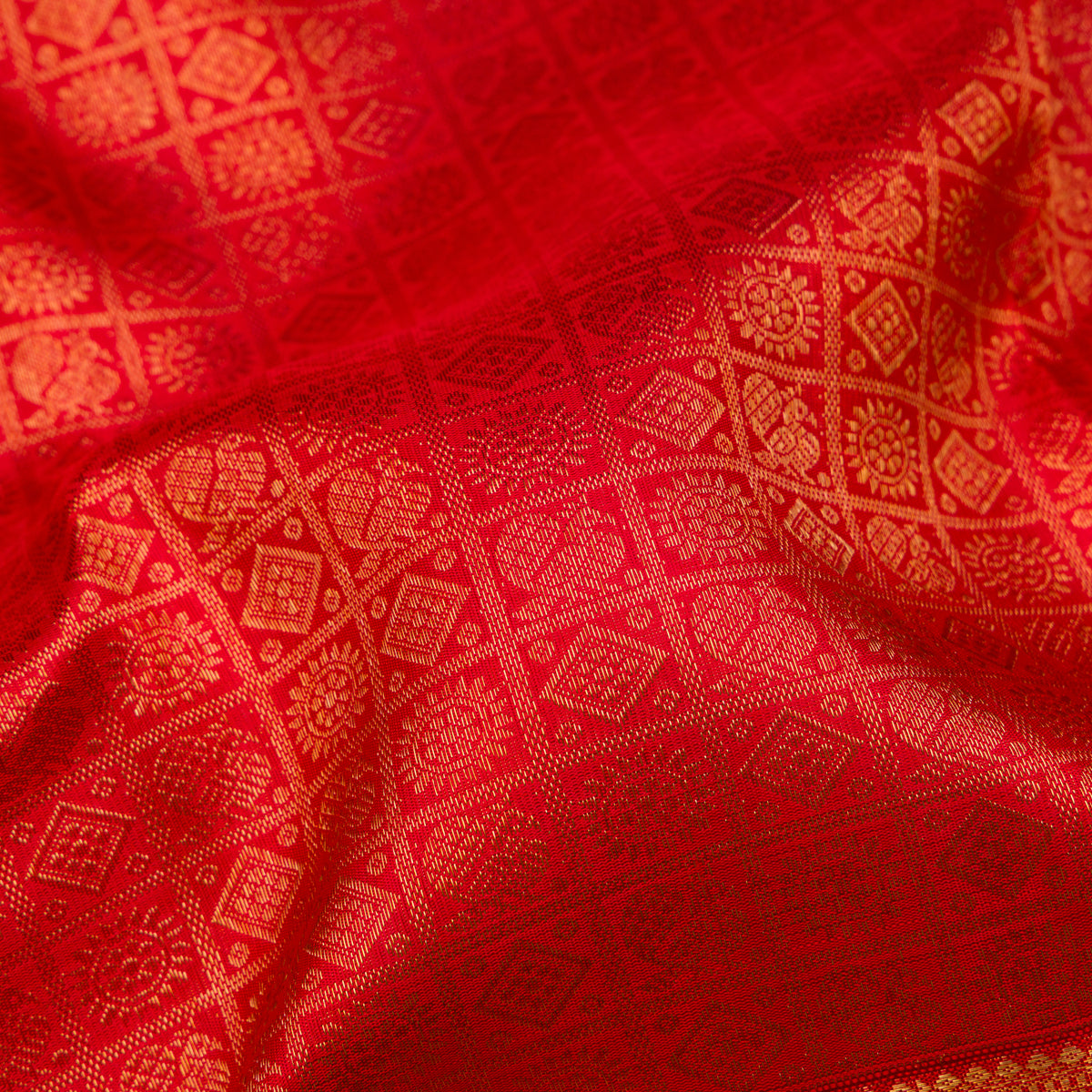 Kanakavalli Kanjivaram Silk Sari 26-615-HS001-00245 - Fabric View