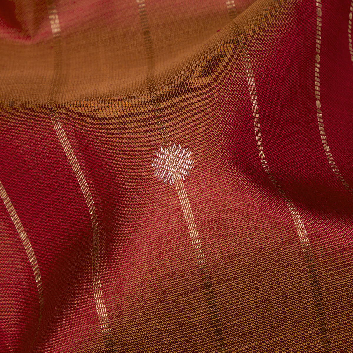 Kanakavalli Kanjivaram Silk Sari 26-615-HS001-01180 - Fabric View