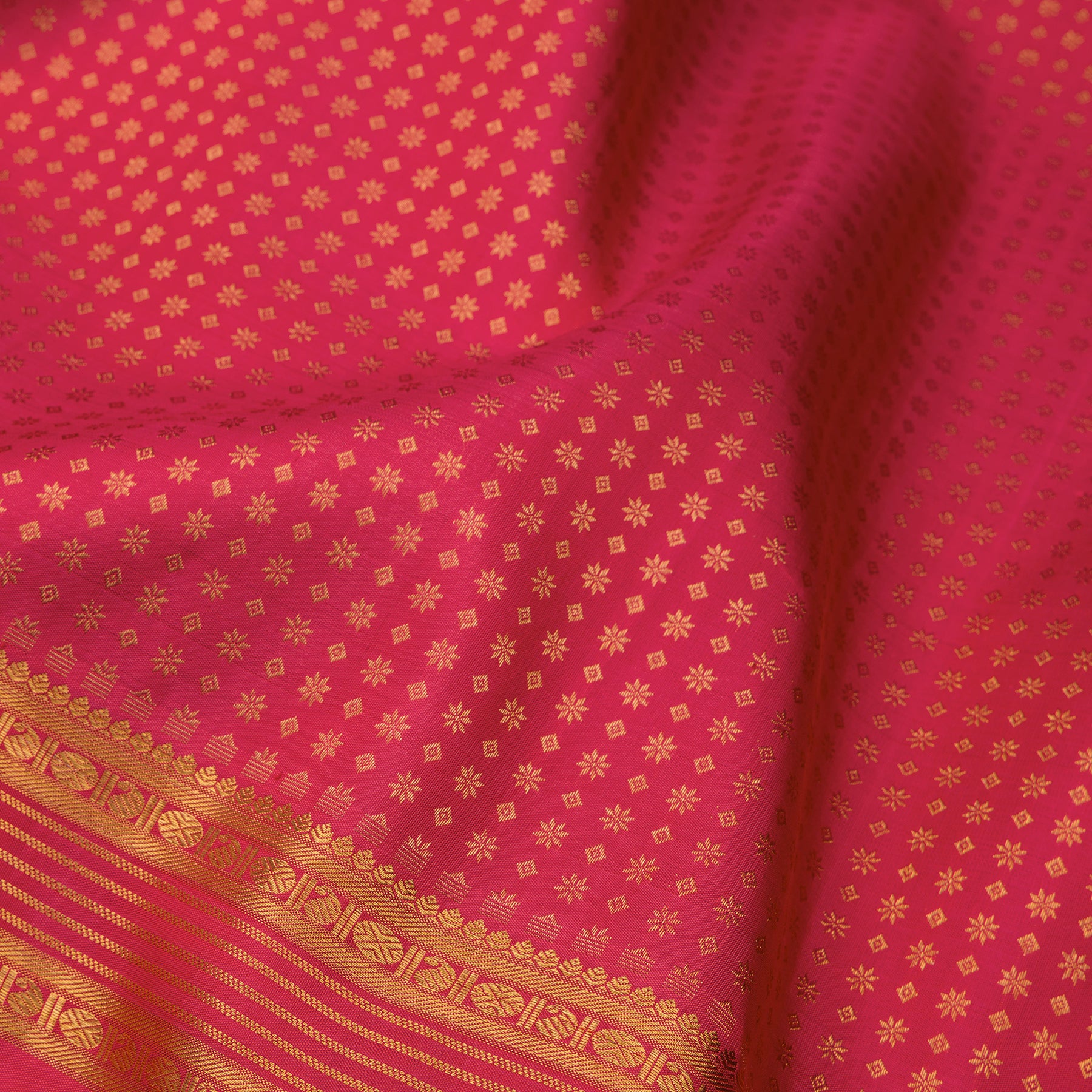 Kanakavalli Kanjivaram Silk Sari 24-595-HS001-07180 - Fabric View