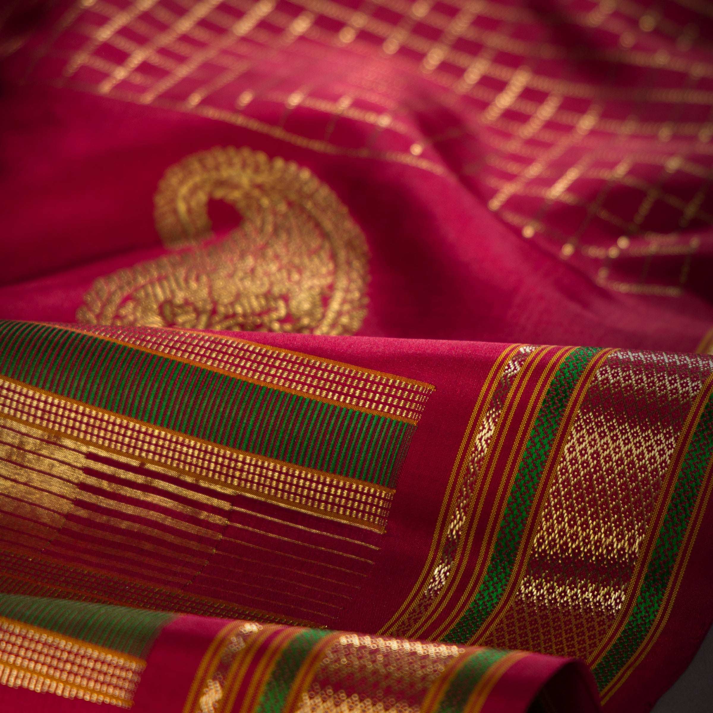 Vault : Heirloom kanjivarams