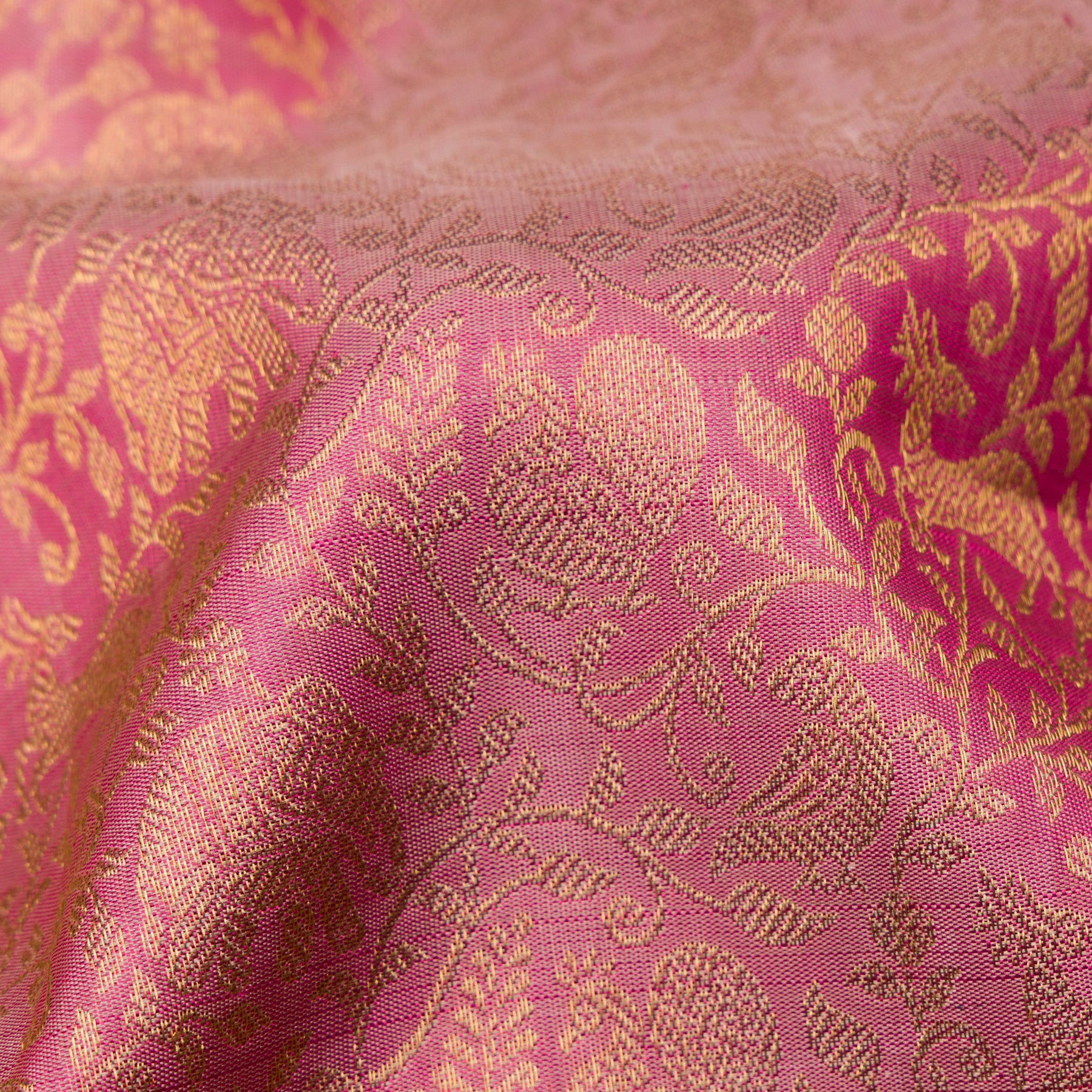 Kanakavalli Kanjivaram Silk Sari 24-110-HS001-03321 - Fabric View