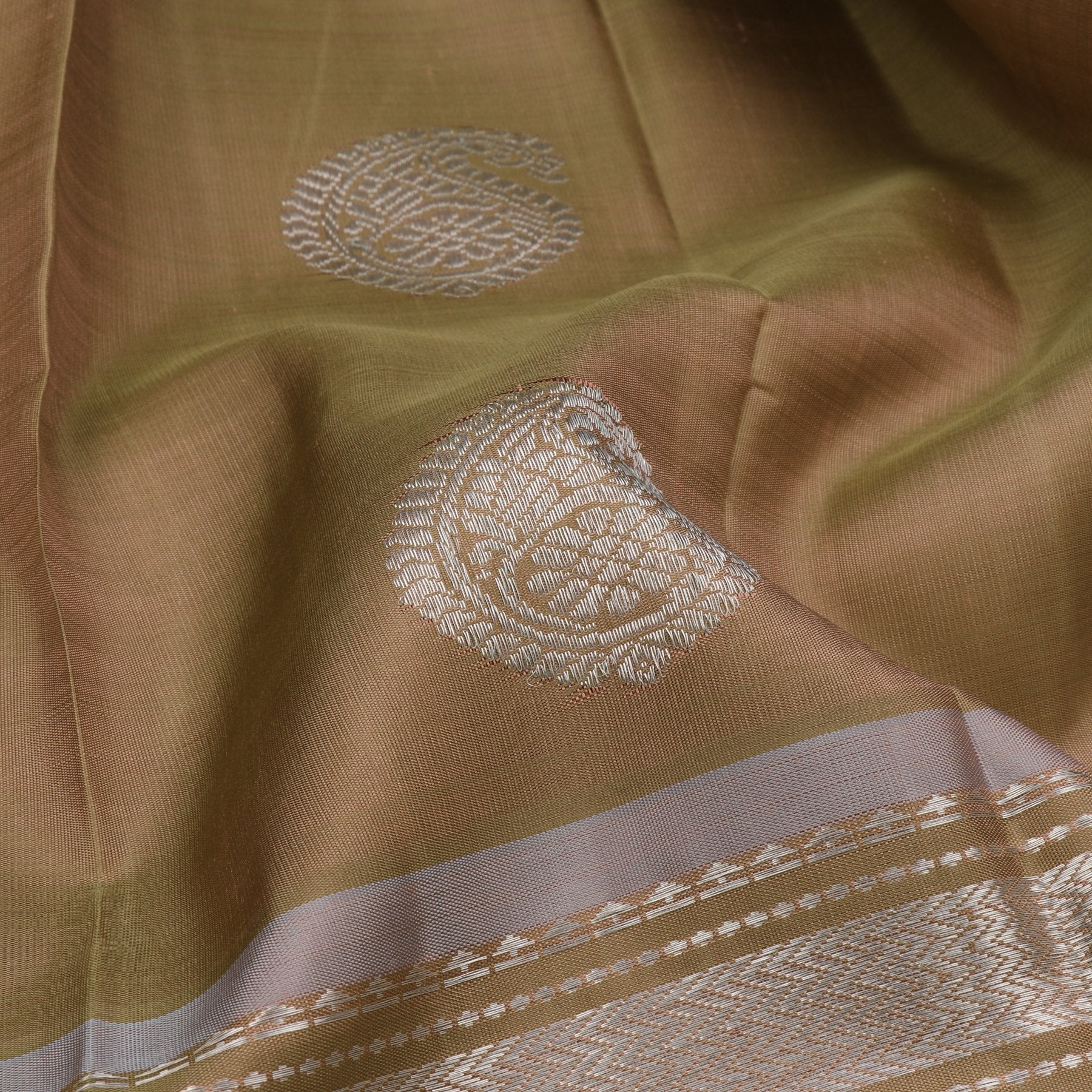 Kanakavalli Kanjivaram Silk Sari 20-040-HS001-00172 - Fabric View