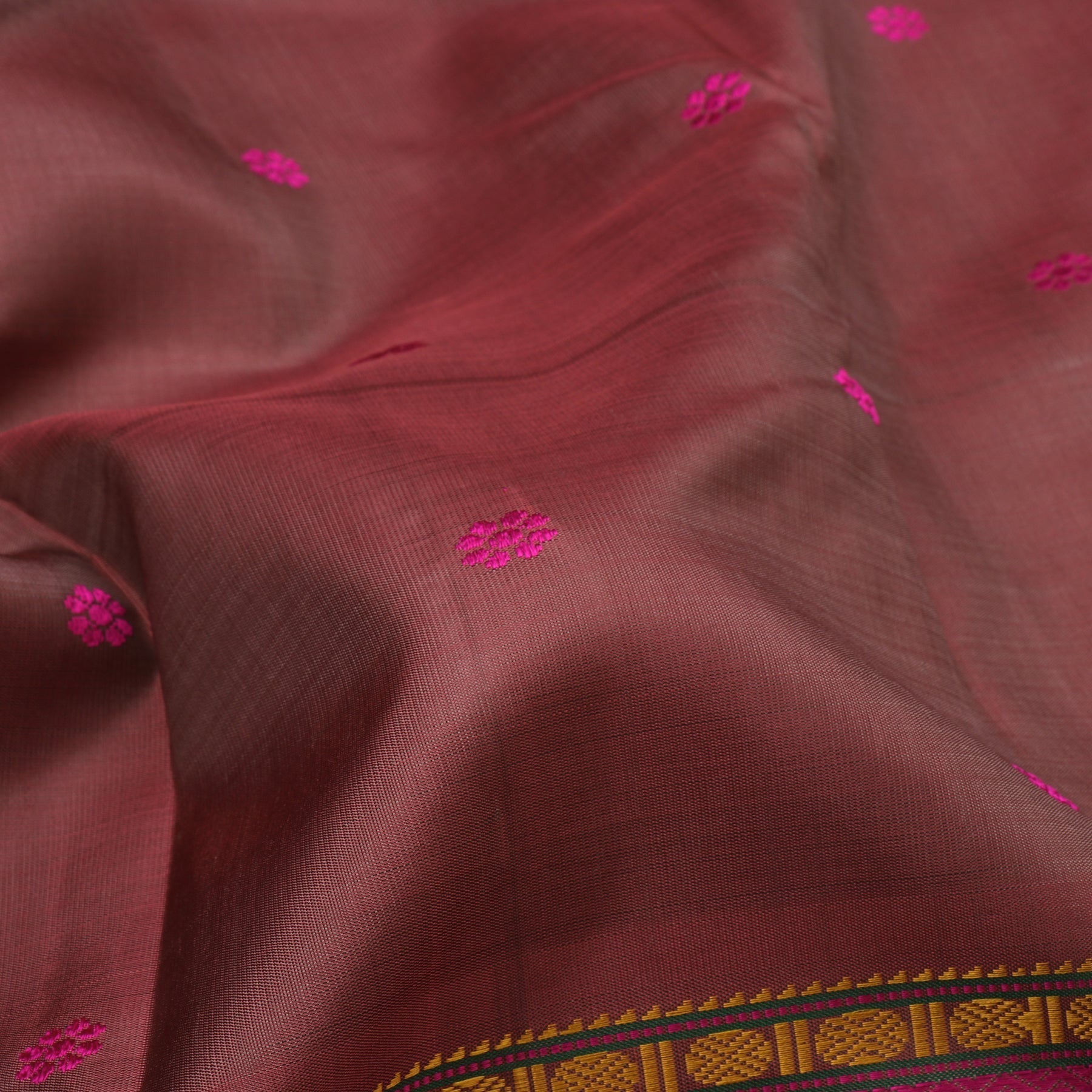 Kanakavalli Kanjivaram Silk Sari 20-040-HS001-01052 - Fabric View