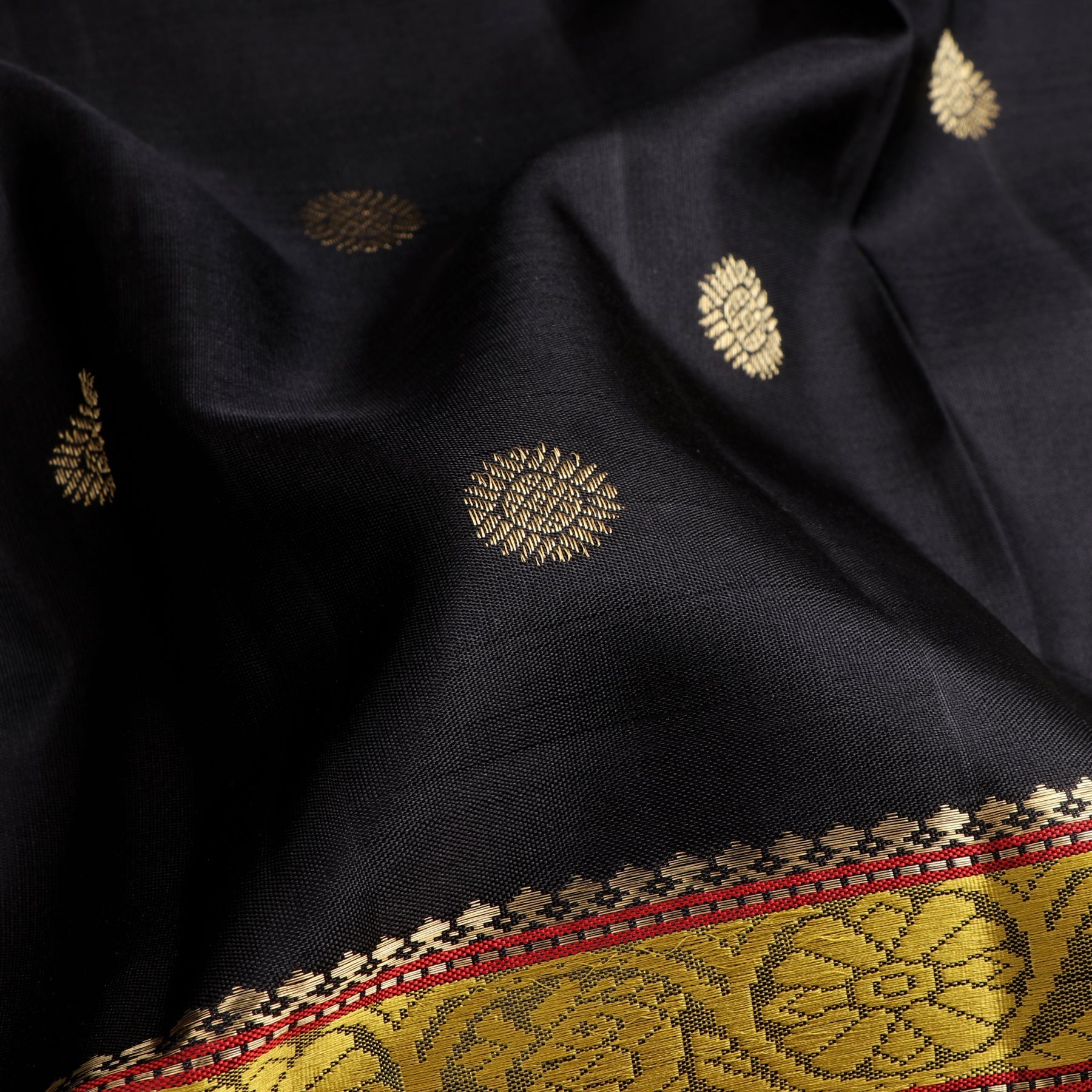 Kanakavalli Kanjivaram Silk Sari 21-040-HS001-00653 - Fabric View