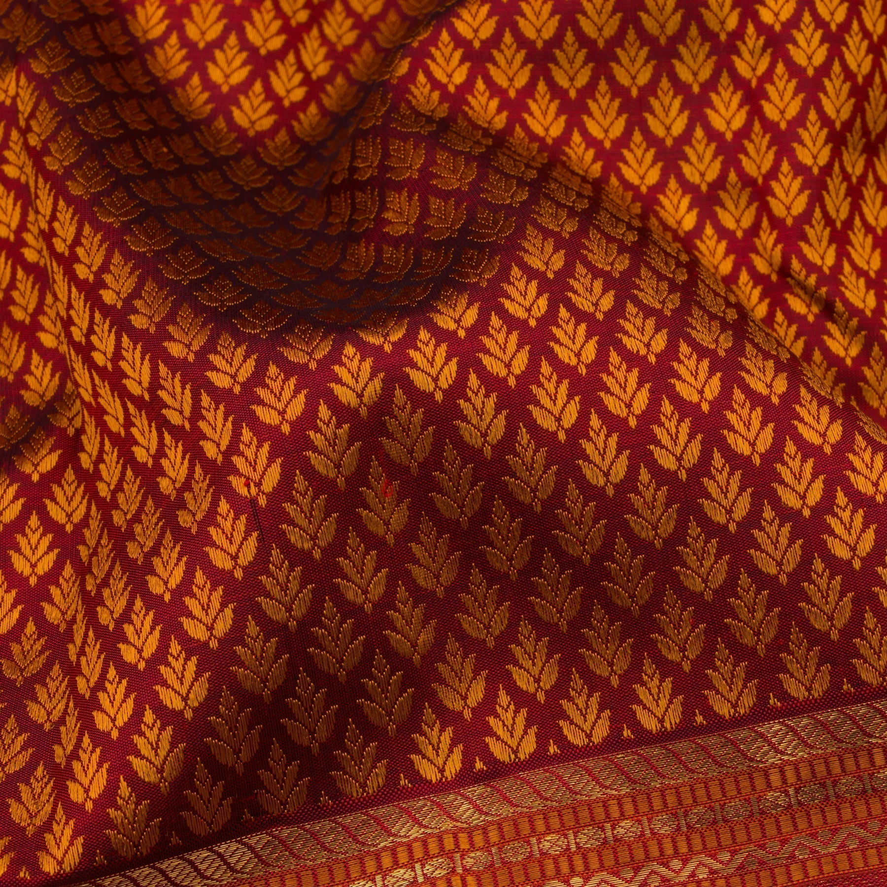 Kanakavalli Kanjivaram Silk Sari 21-100-HS001-03225 - Fabric View