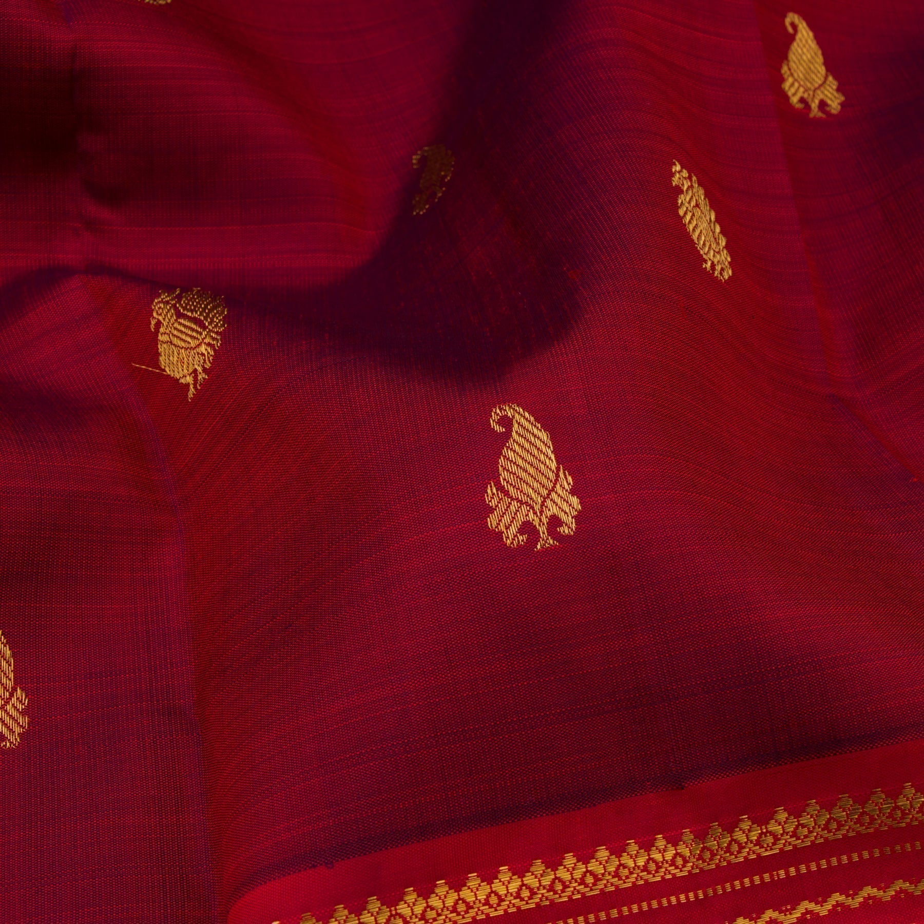 Kanakavalli Kanjivaram Silk Sari 21-110-HS001-05534 - Fabric View