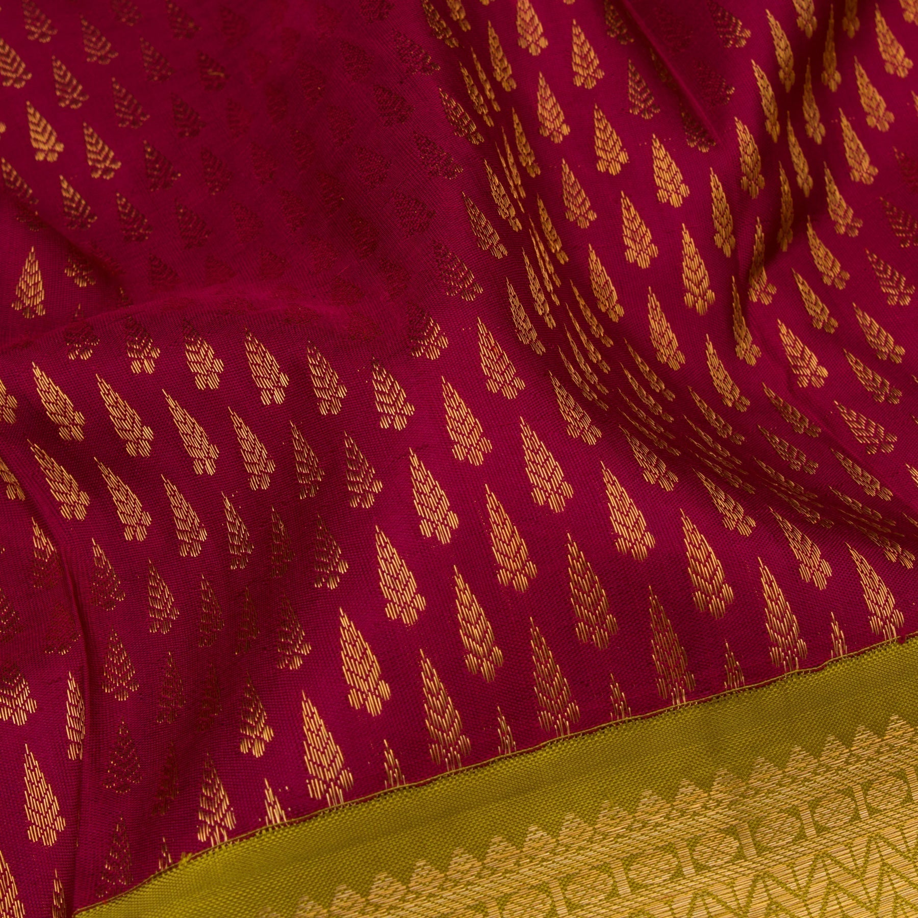 Kanakavalli Kanjivaram Silk Sari 21-110-HS001-06456 - Fabric View