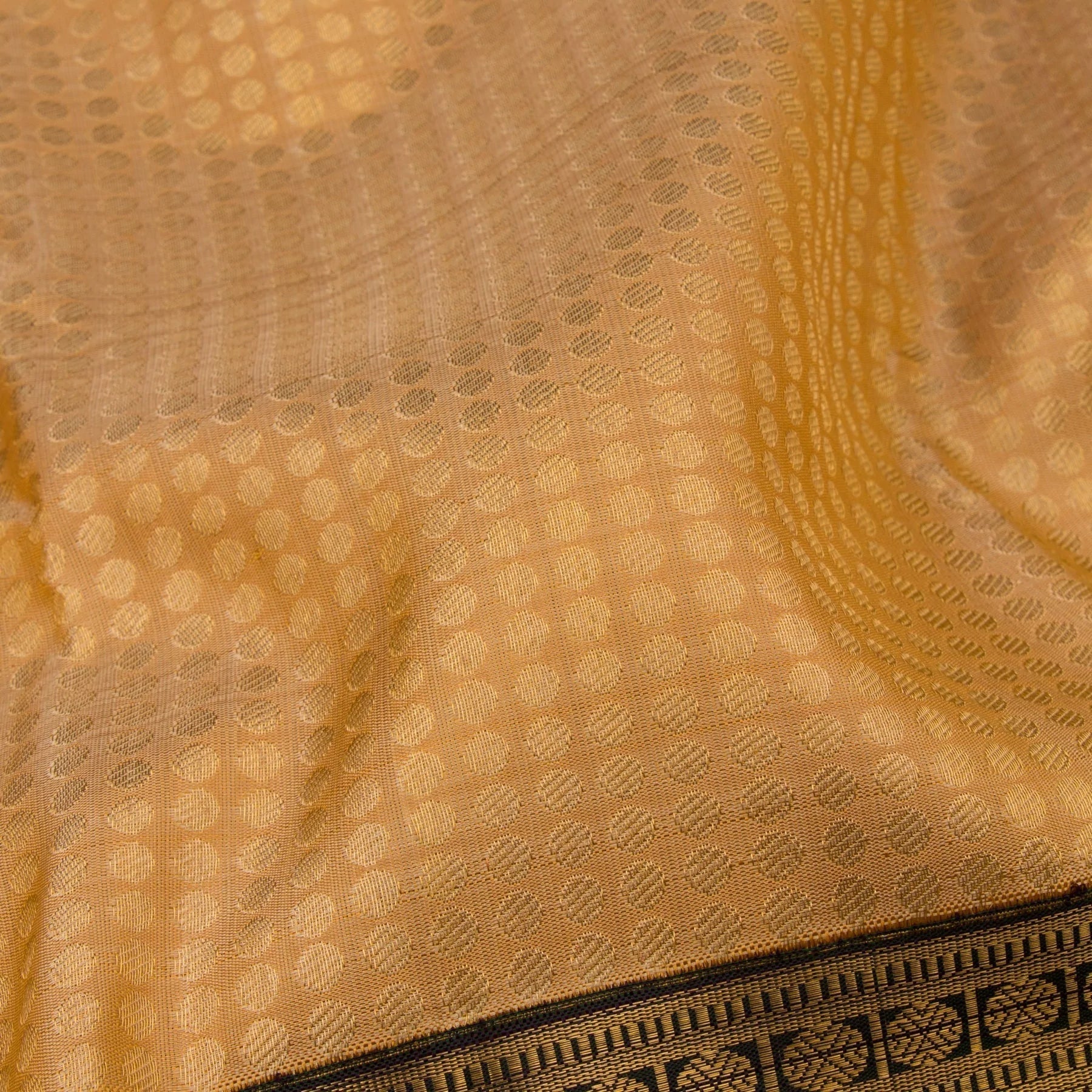 Kanakavalli Kanjivaram Silk Sari 21-110-HS001-07014 - Fabric View