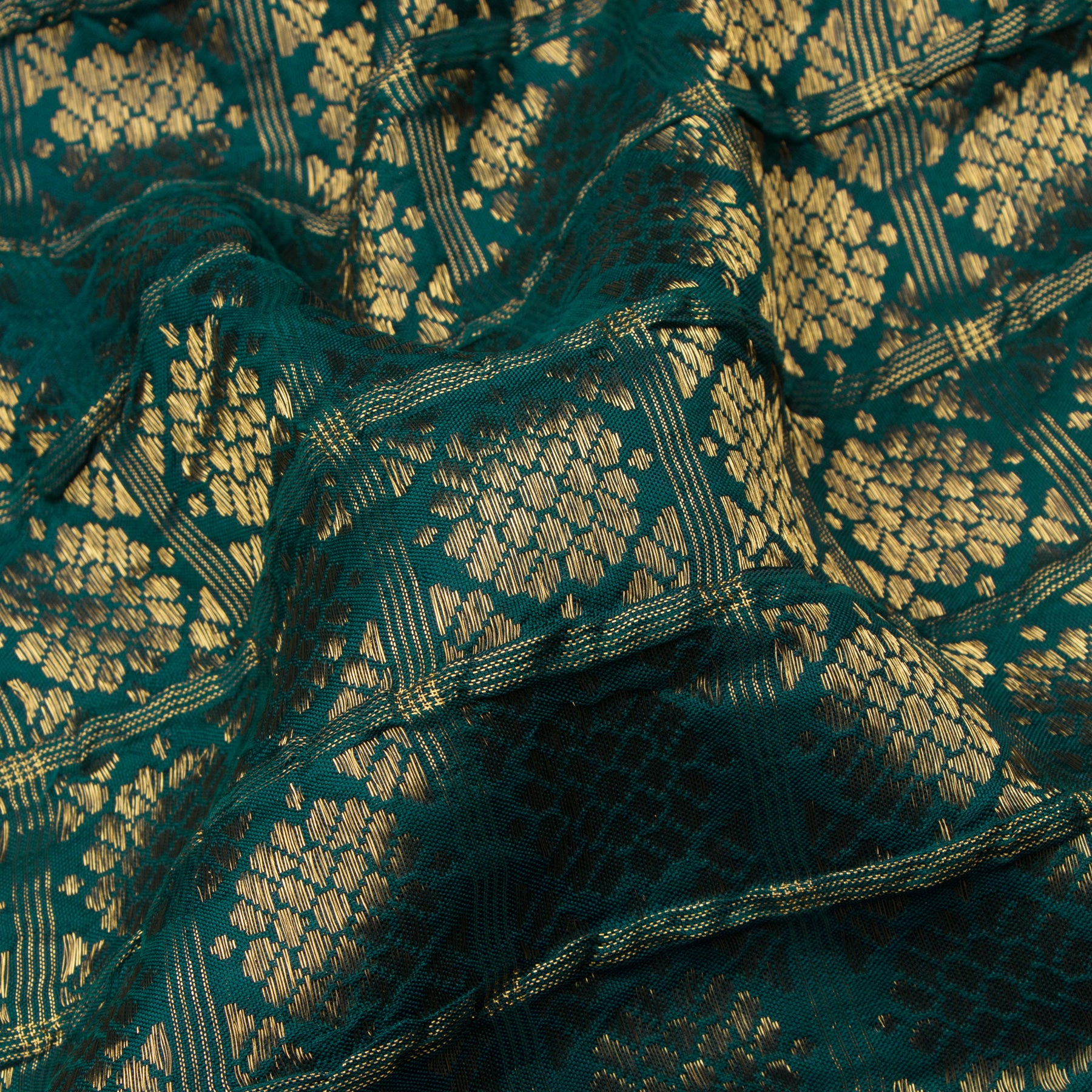 Kanakavalli Kanjivaram Silk Sari 16-100-HS001-00021 - Fabric View