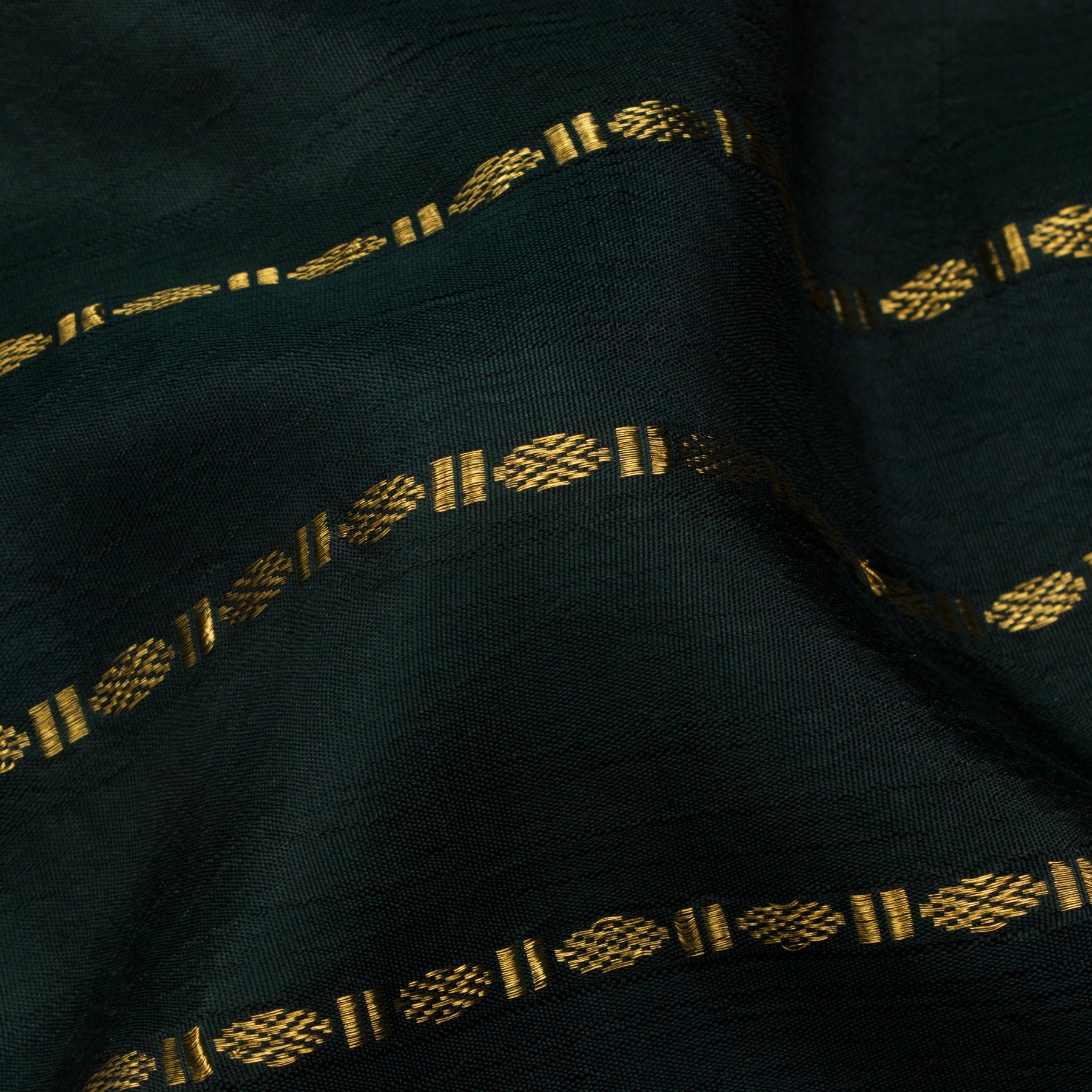 Kanakavalli Kanjivaram Silk Sari 19-040-HS001-01194 - Fabric View