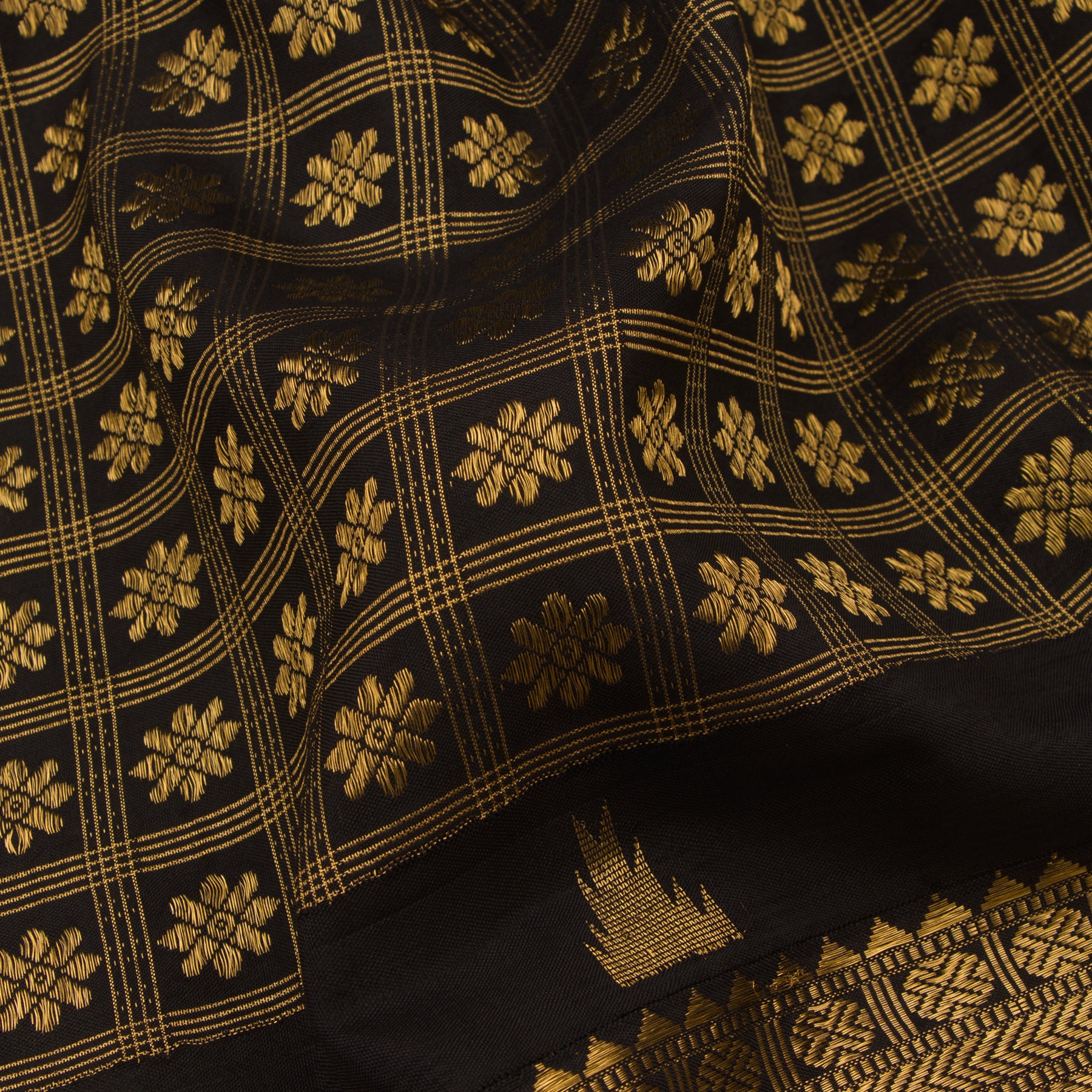 Kanakavalli Kanjivaram Silk Sari 19-100-HS001-01296 - Fabric View