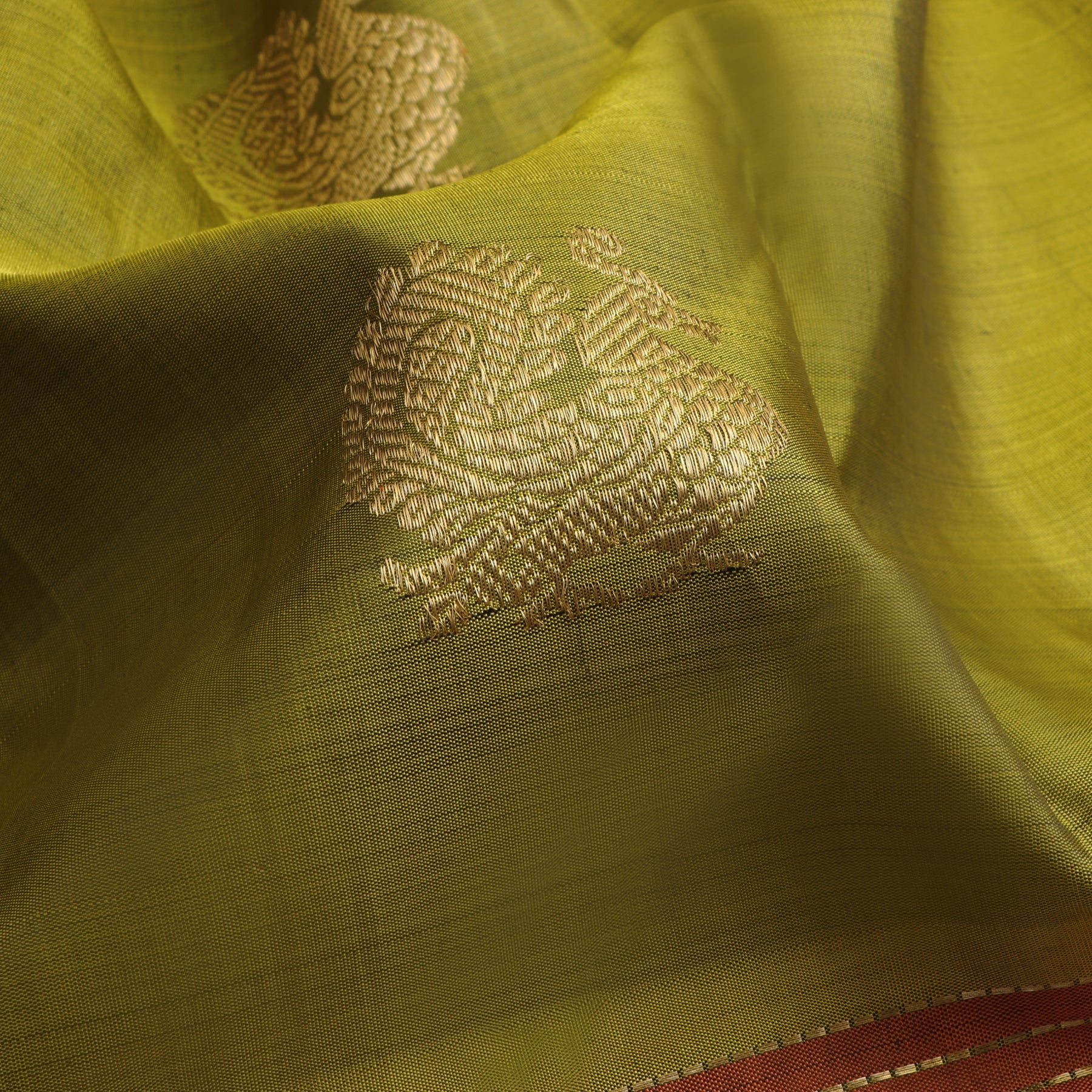 Kanakavalli Kanjivaram Silk Sari 20-040-HS001-01662 - Fabric View