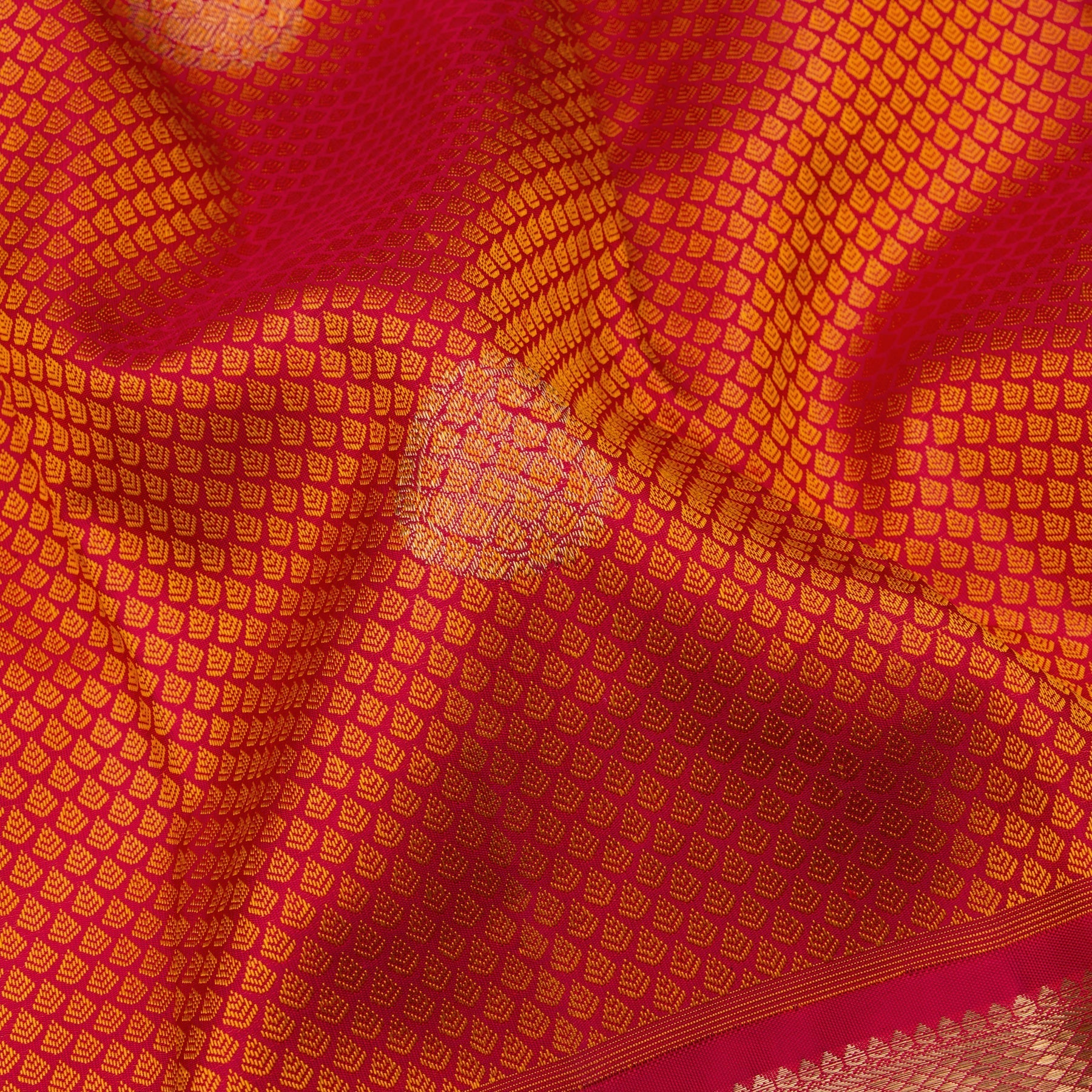 Kanakavalli Kanjivaram Silk Sari 21-030-HS001-05905 - Fabric View