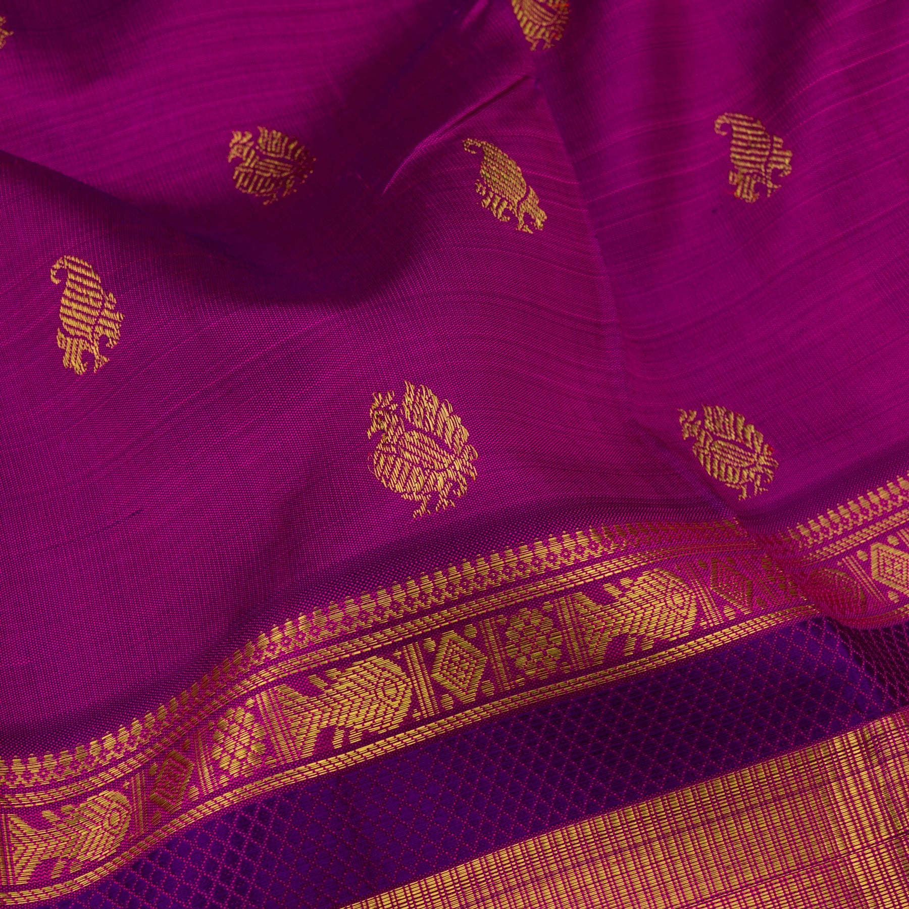 Kanakavalli Kanjivaram Silk Sari 21-110-HS001-04506 - Fabric View