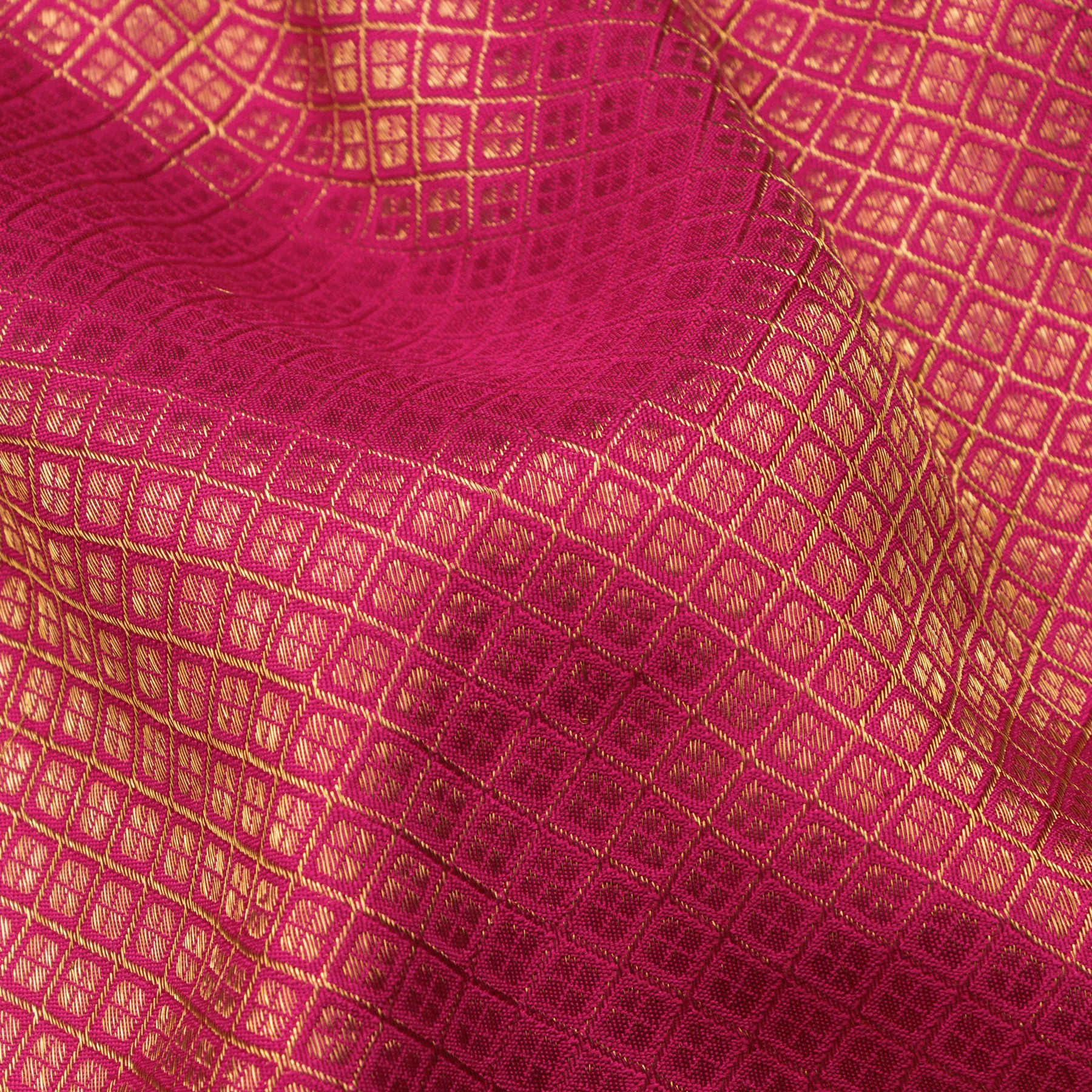 Kanakavalli Kanjivaram Silk Sari 21-110-HS001-04547 - Fabric View