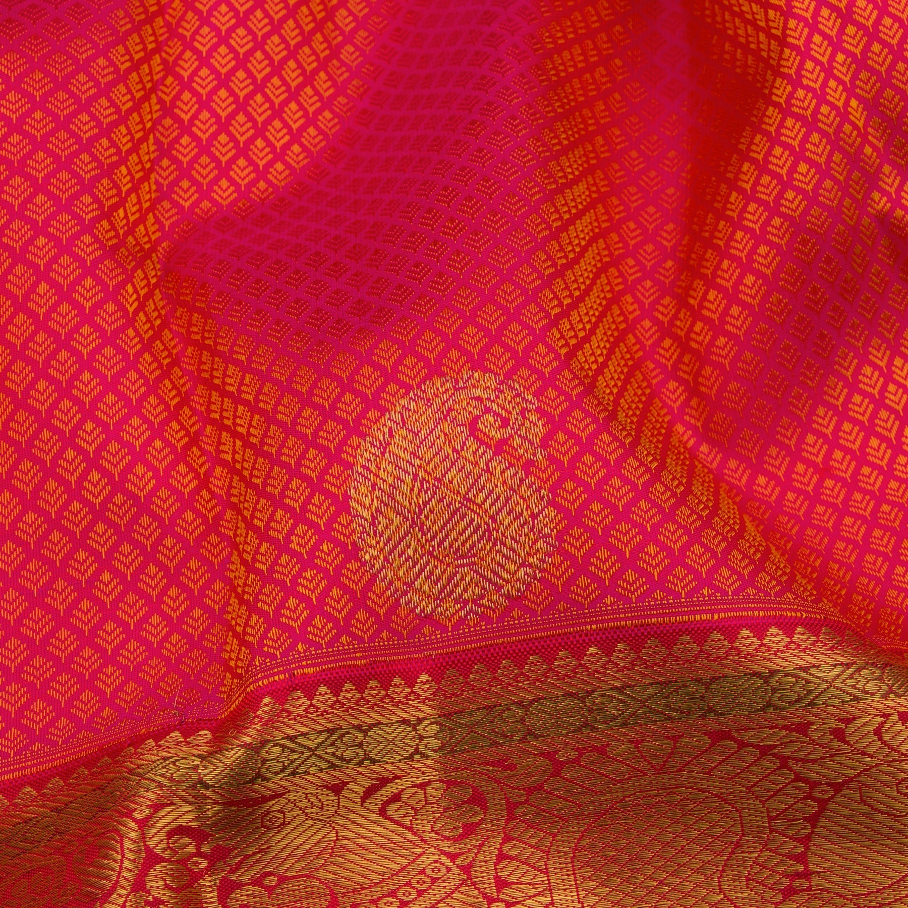 Kanakavalli Kanjivaram Silk Sari 21-110-HS001-08406 - Fabric View