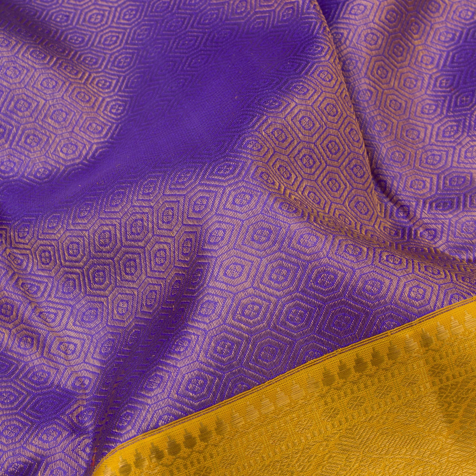Kanakavalli Kanjivaram Silk Sari 21-110-HS001-09584 - Fabric View