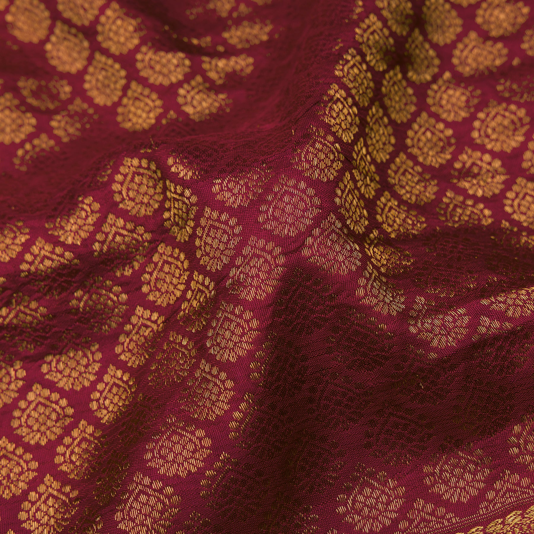 Kanakavalli Kanjivaram Silk Sari 21-110-HS001-09591 - Fabric View