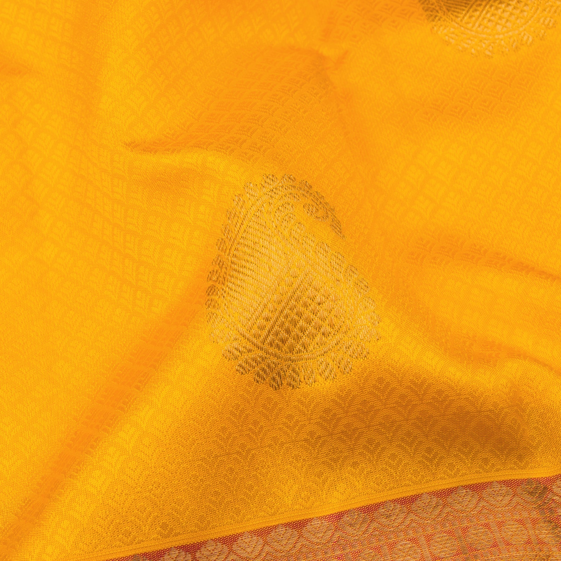 Kanakavalli Kanjivaram Silk Sari 21-599-HS001-02948 - Fabric View