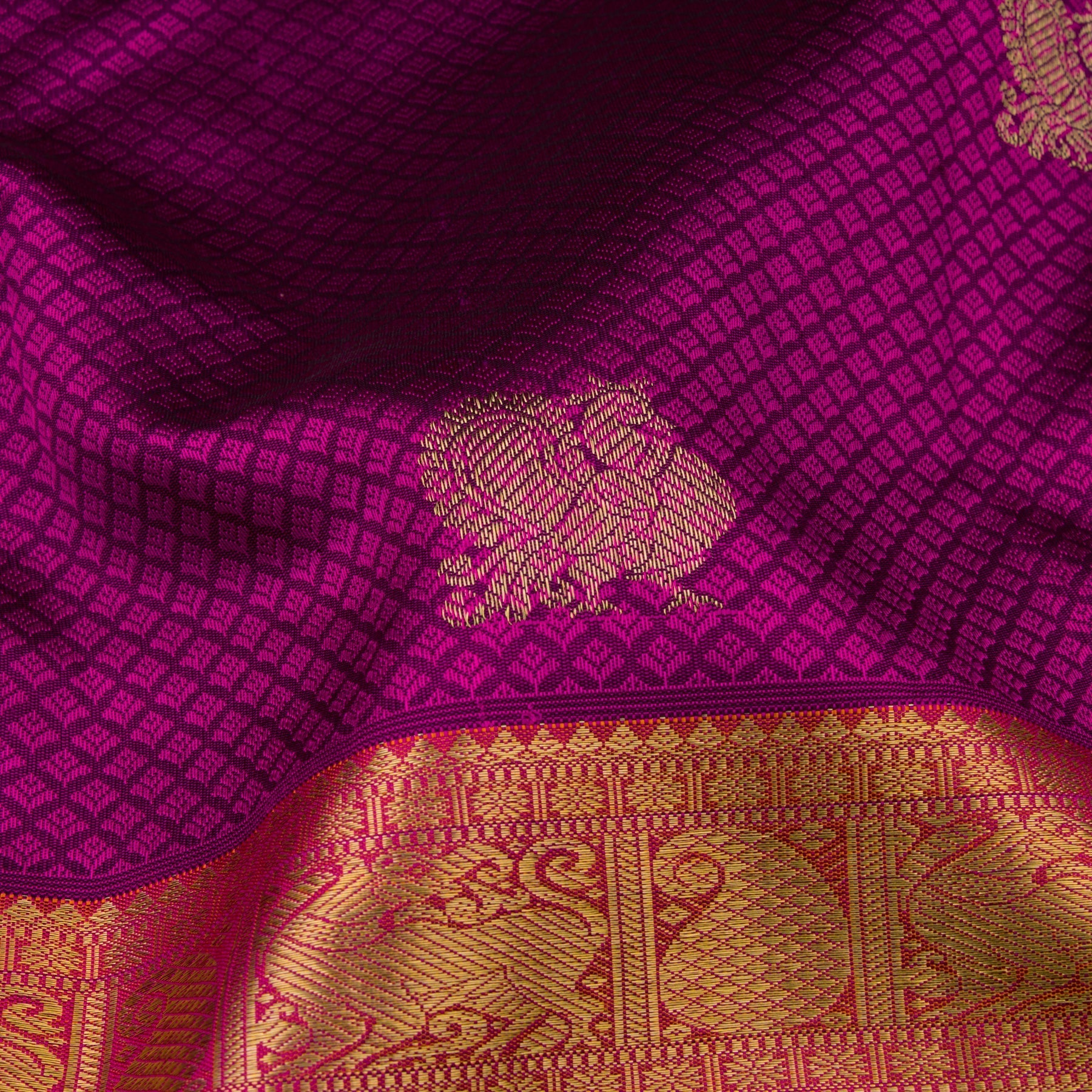 Kanakavalli Kanjivaram Silk Sari 21-599-HS001-06401 - Fabric View