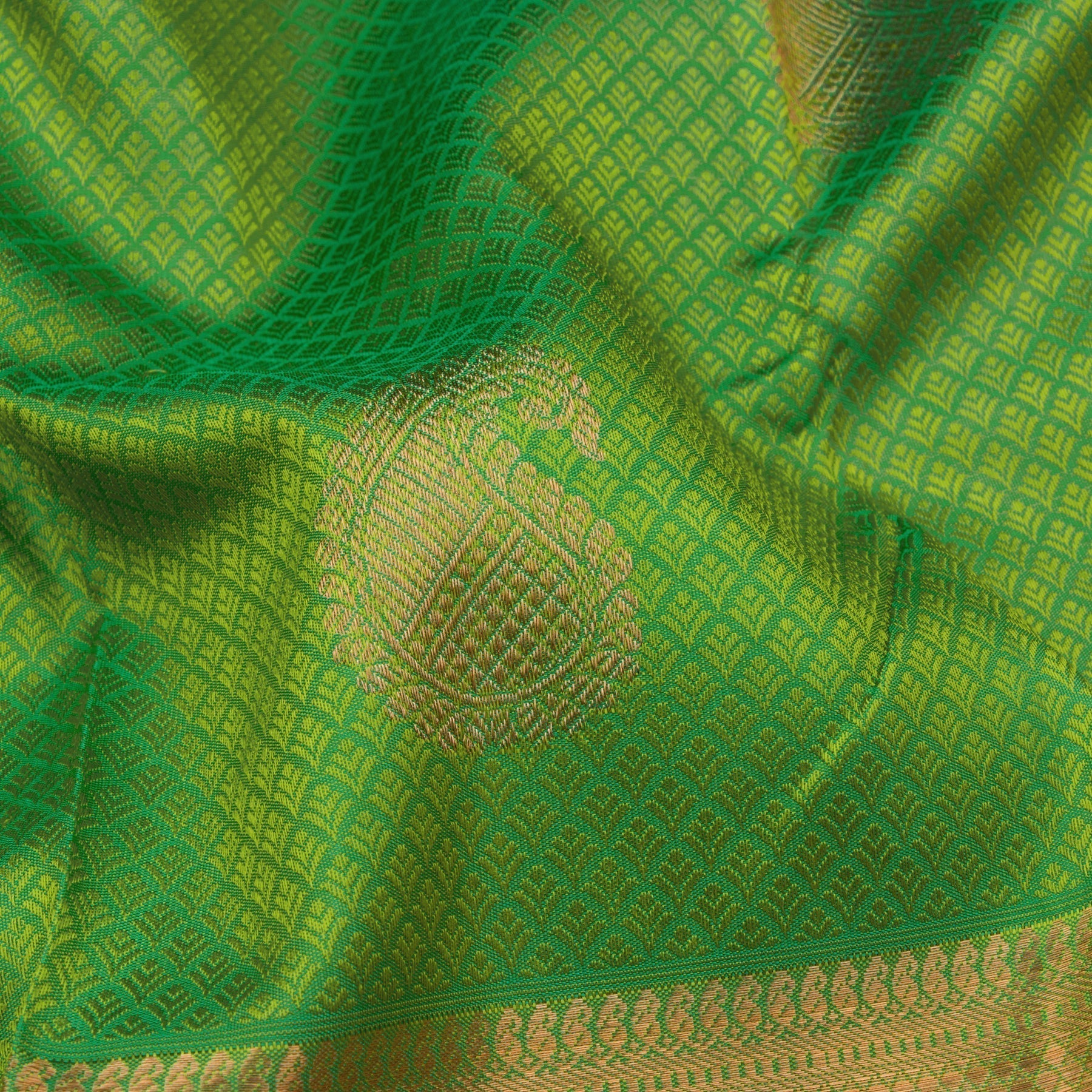 Kanakavalli Kanjivaram Silk Sari 21-599-HS001-07901 - Fabric View