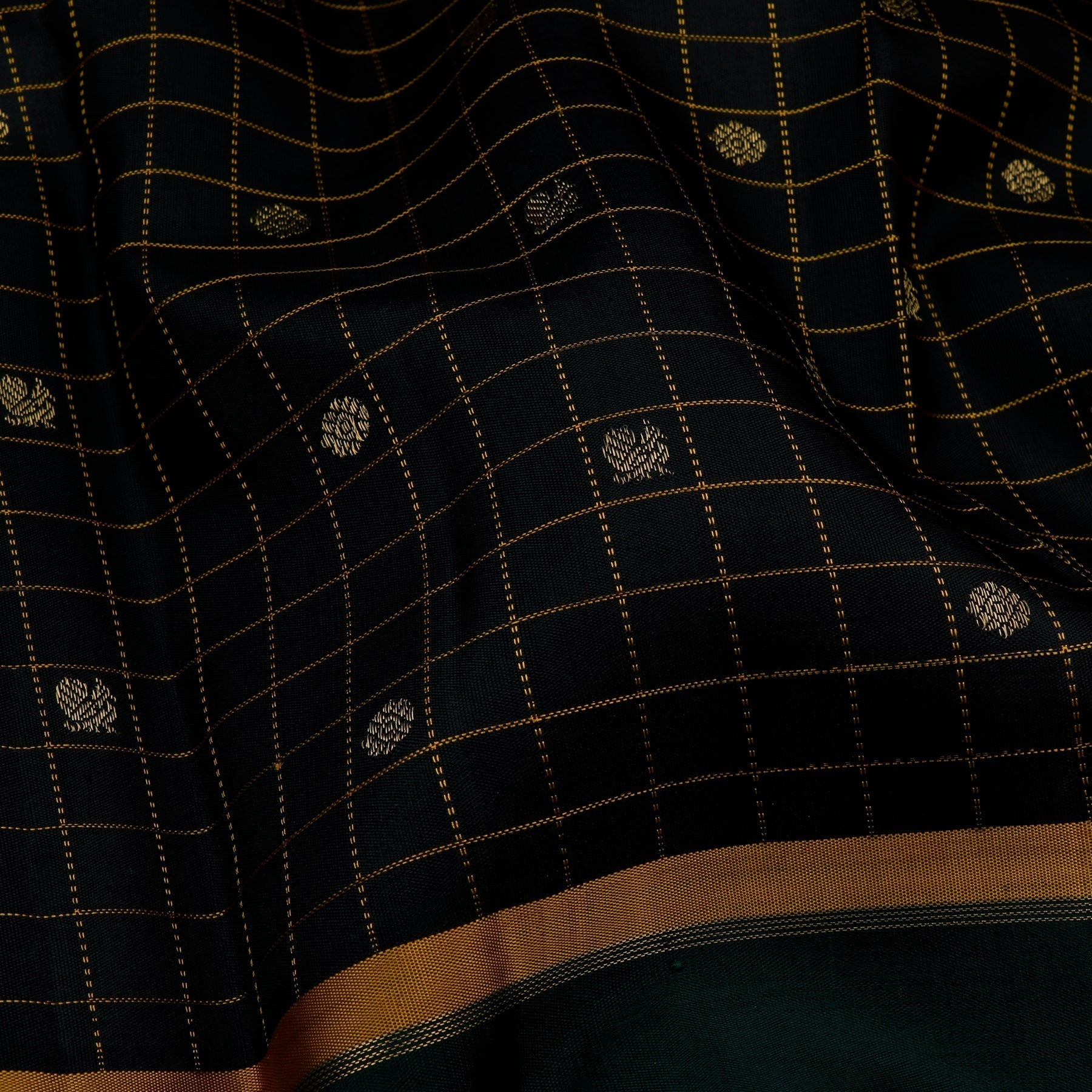 Kanakavalli Kanjivaram Silk Sari 21-599-HS001-08779 - Fabric View