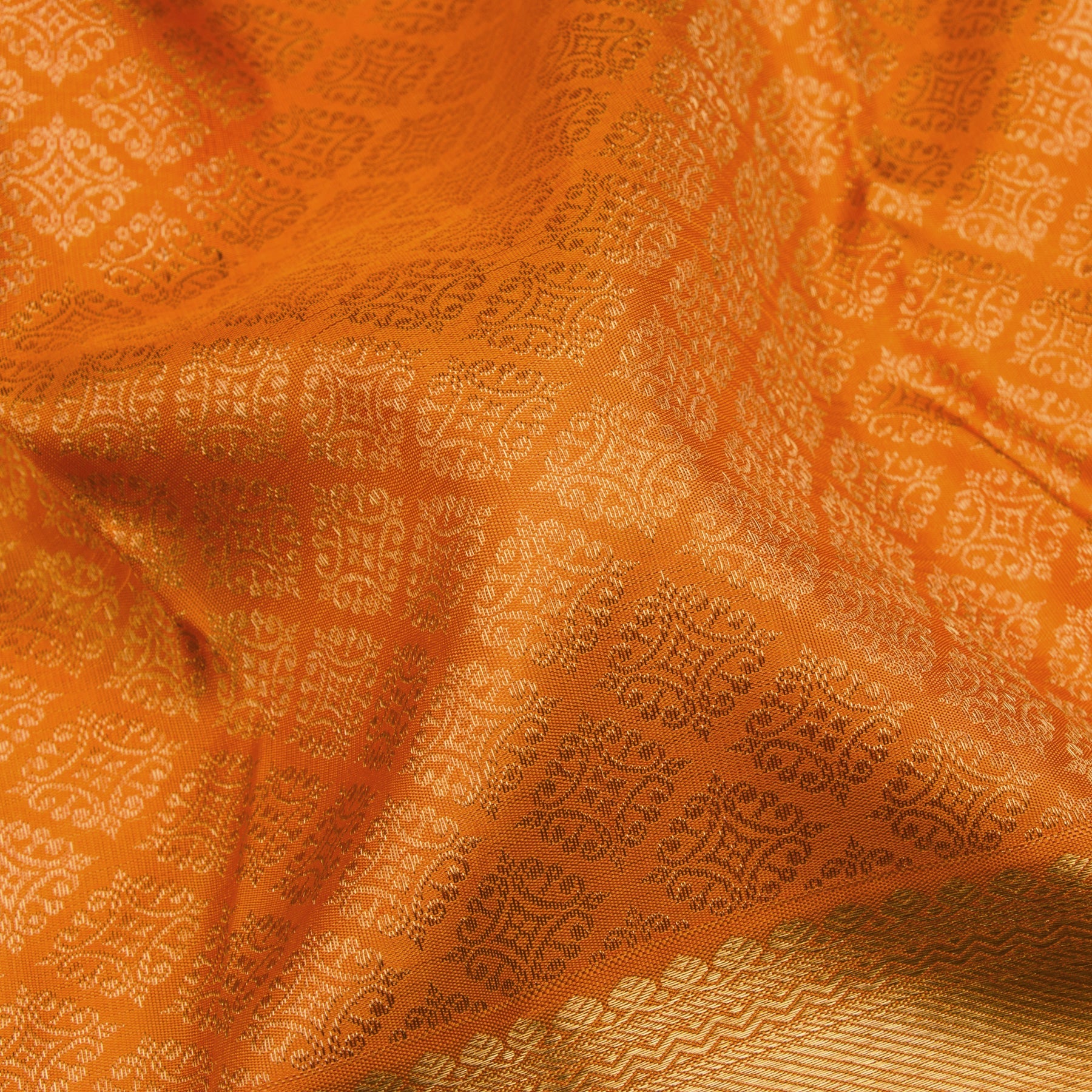 Kanakavalli Kanjivaram Silk Sari 21-608-HS001-06110 - Fabric View