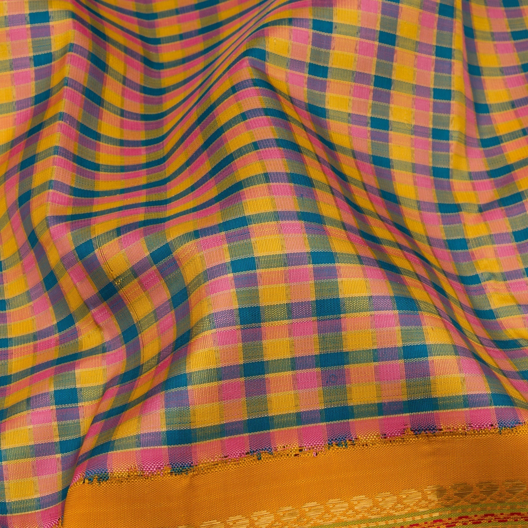 Kanakavalli Kanjivaram Silk Sari 22-040-HS001-01582 - Fabric View
