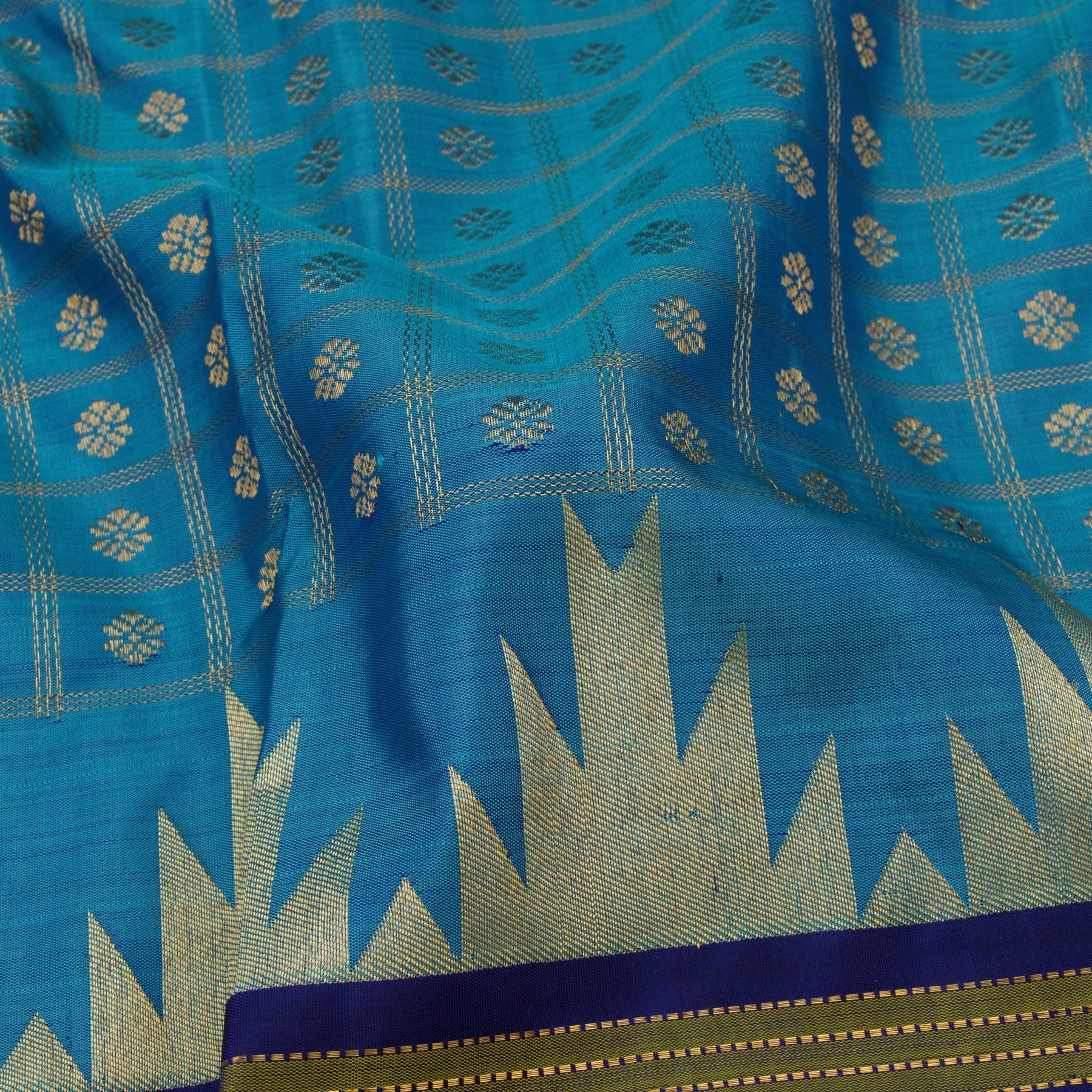 Kanakavalli Kanjivaram Silk Sari 22-040-HS001-01589 - Fabric View