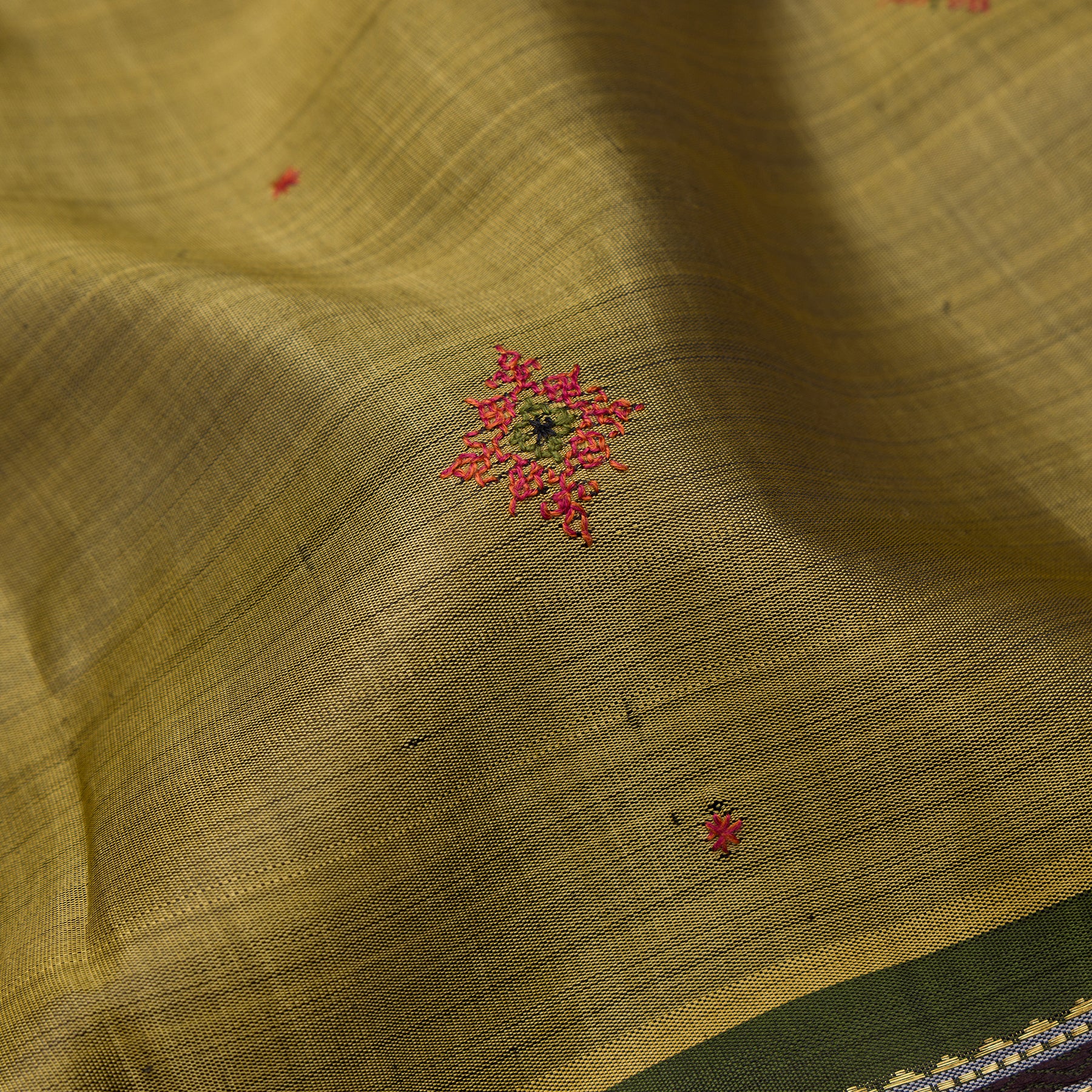 Kanakavalli X Kasuti Kanjivaram Silk Sari 22-040-HS001-01866 - Fabric View