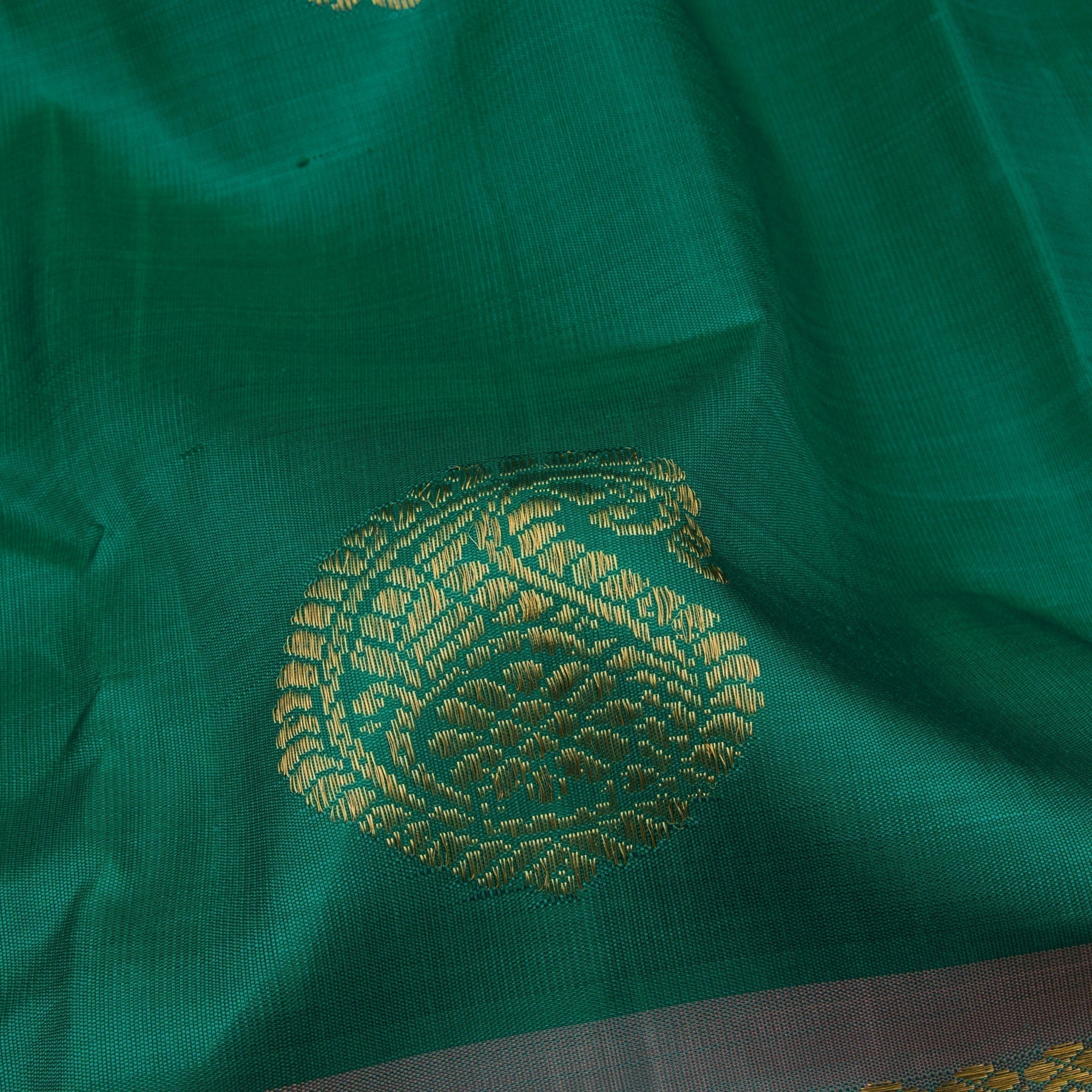 Kanakavalli Kanjivaram Silk Sari 22-040-HS001-01884 - Fabric View