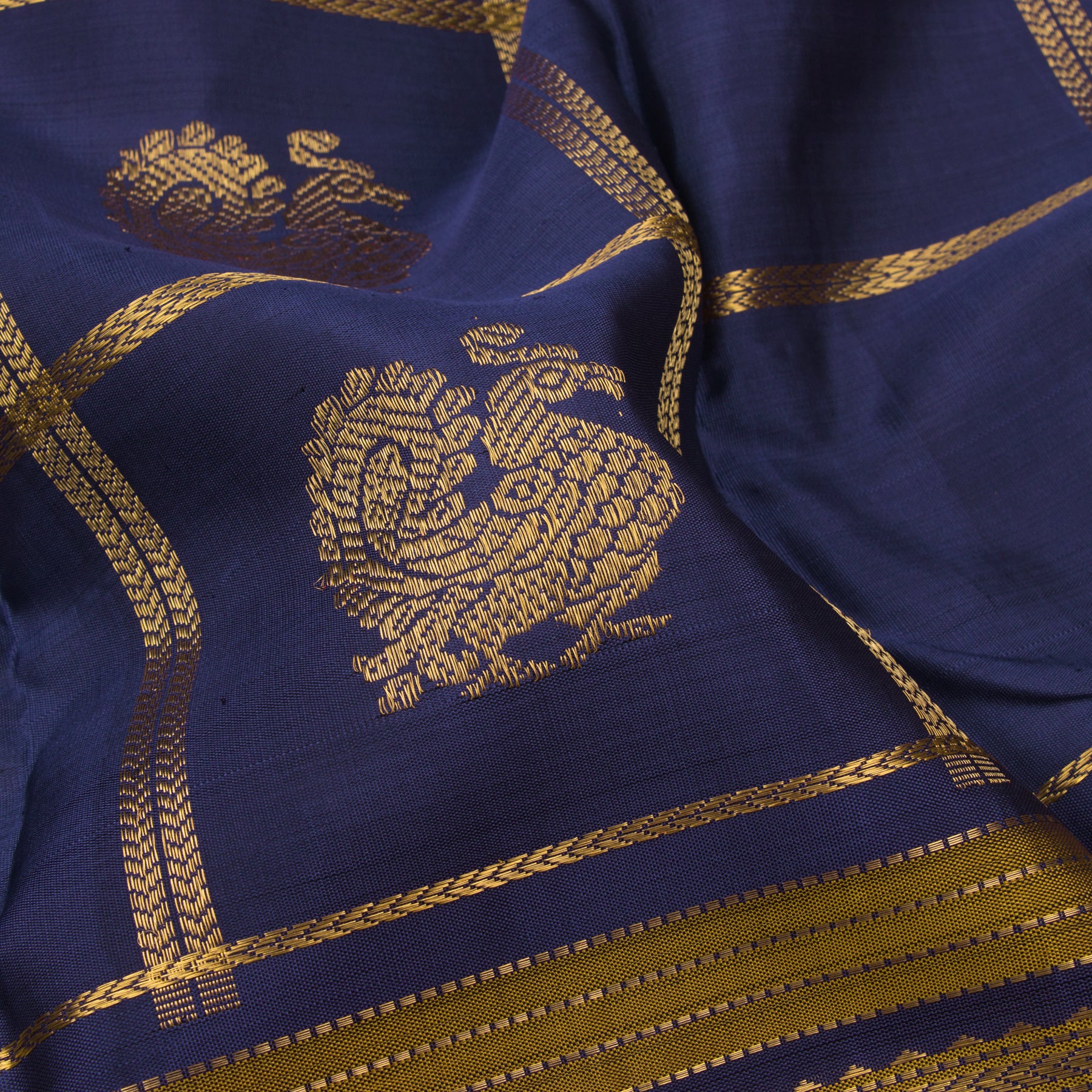 Kanakavalli Kanjivaram Silk Sari 22-040-HS001-04820 - Fabric View