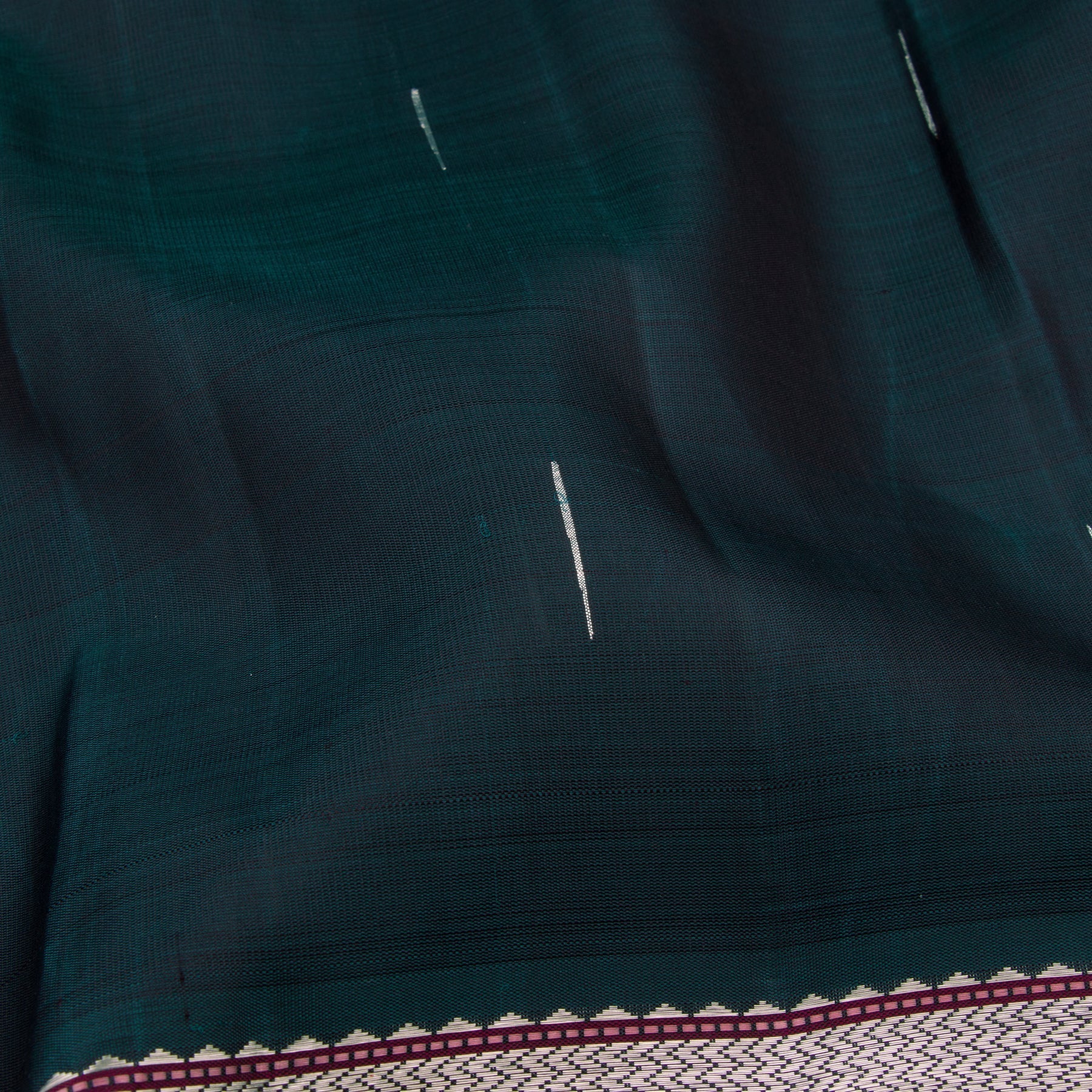 Kanakavalli Kanjivaram Silk Sari 22-040-HS001-04821 - Fabric View