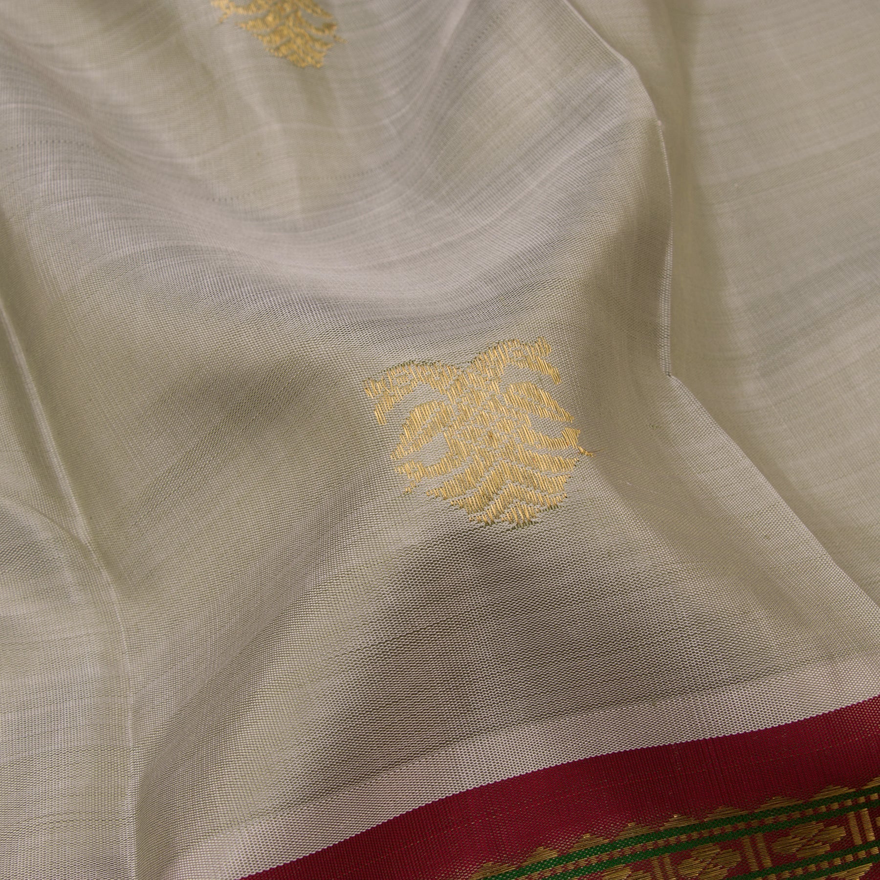 Kanakavalli Kanjivaram Silk Sari 22-040-HS001-09038 - Fabric View