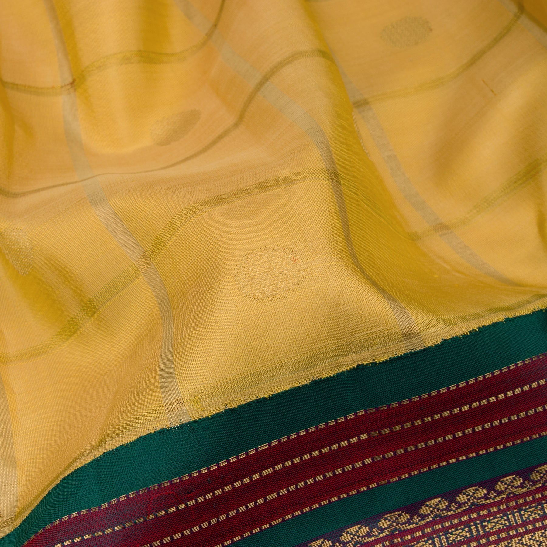 Kanakavalli Kanjivaram Silk Sari 22-040-HS001-09558 - Fabric View