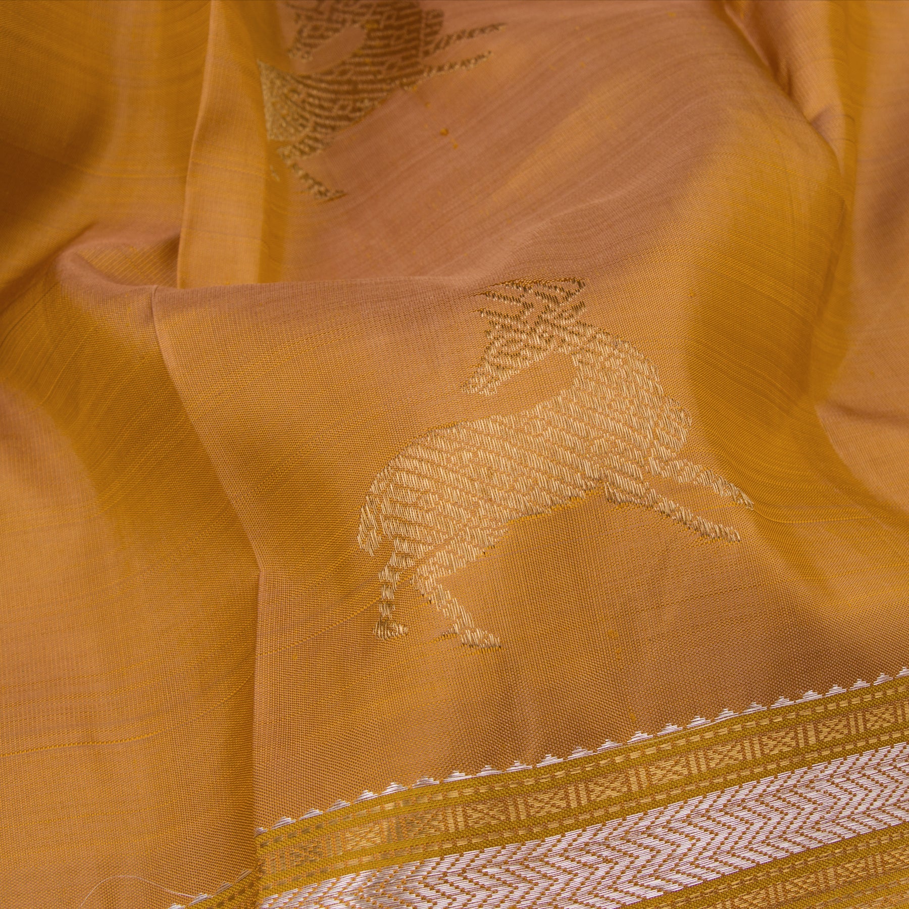 Kanakavalli Kanjivaram Silk Sari 22-040-HS001-10058 - Fabric View