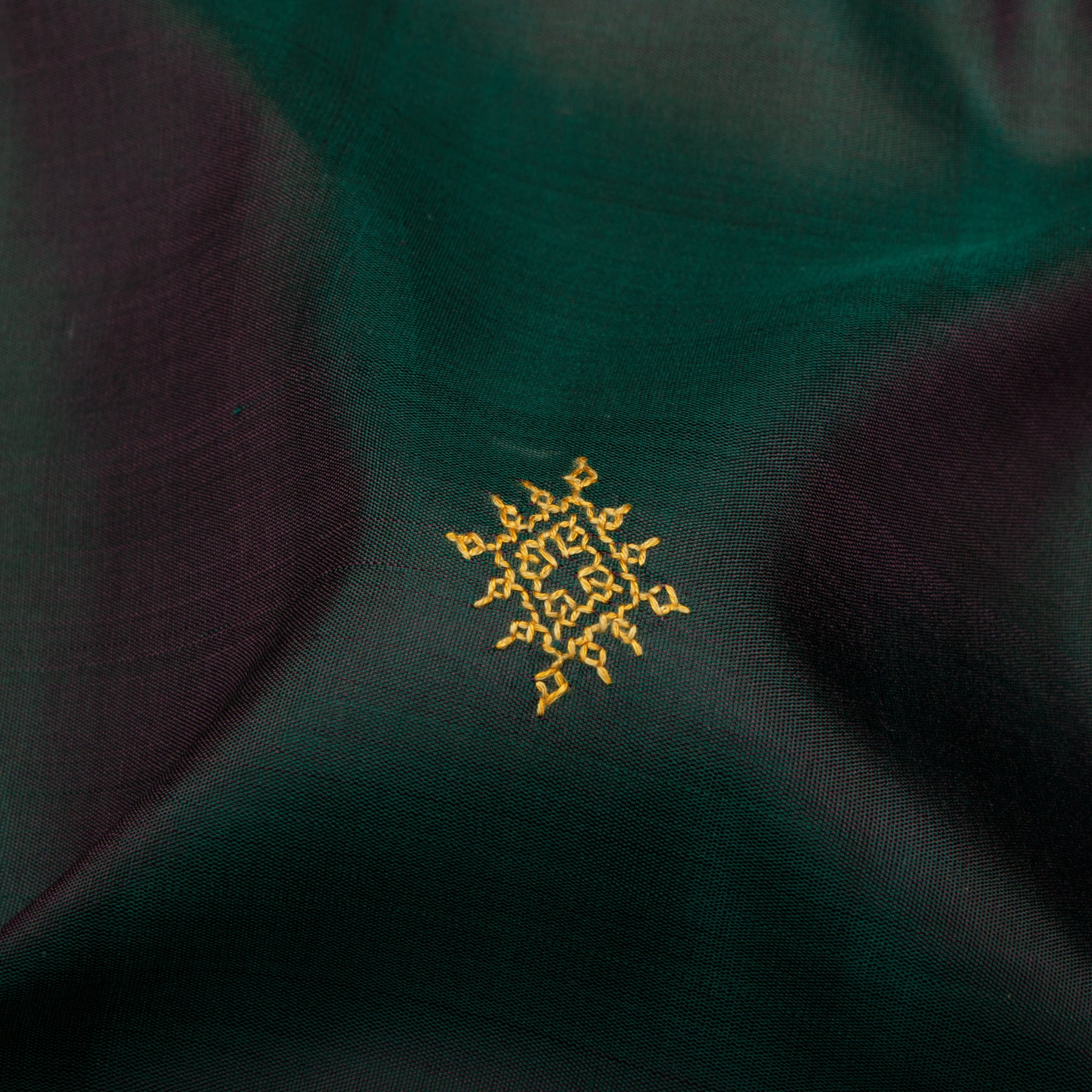 Kanakavalli X Kasuti Kanjivaram Silk Sari 22-040-HS001-15000 - Fabric View