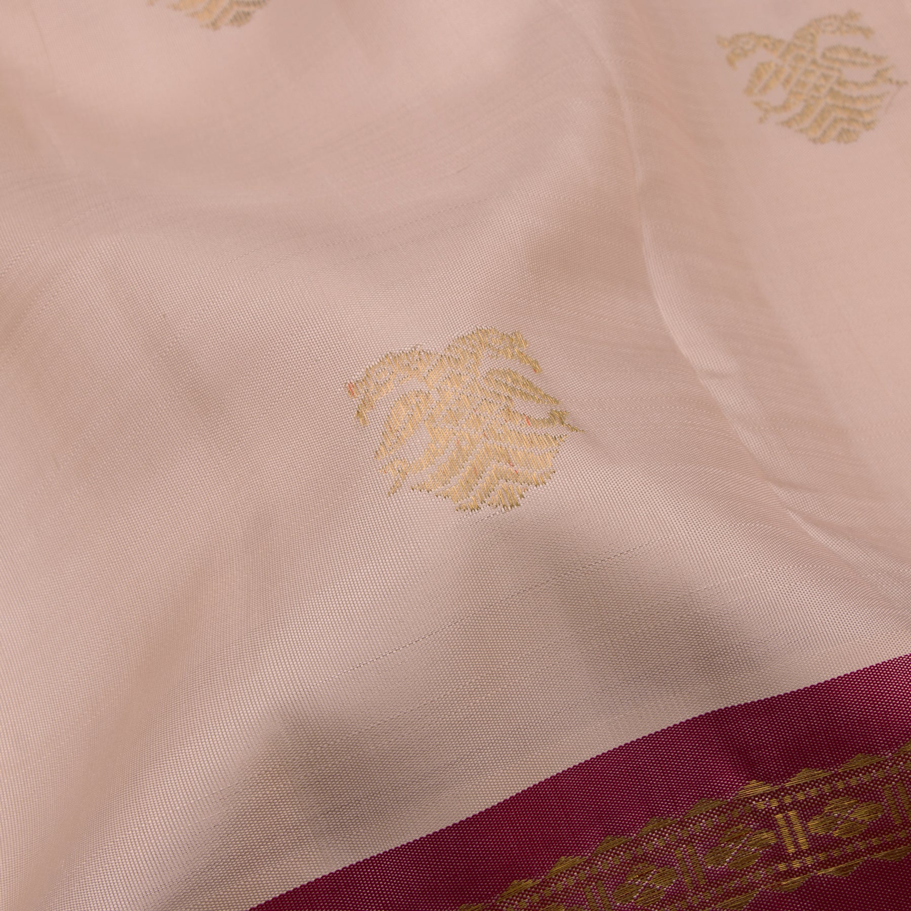 Kanakavalli Kanjivaram Silk Sari 22-040-HS001-15016 - Fabric View