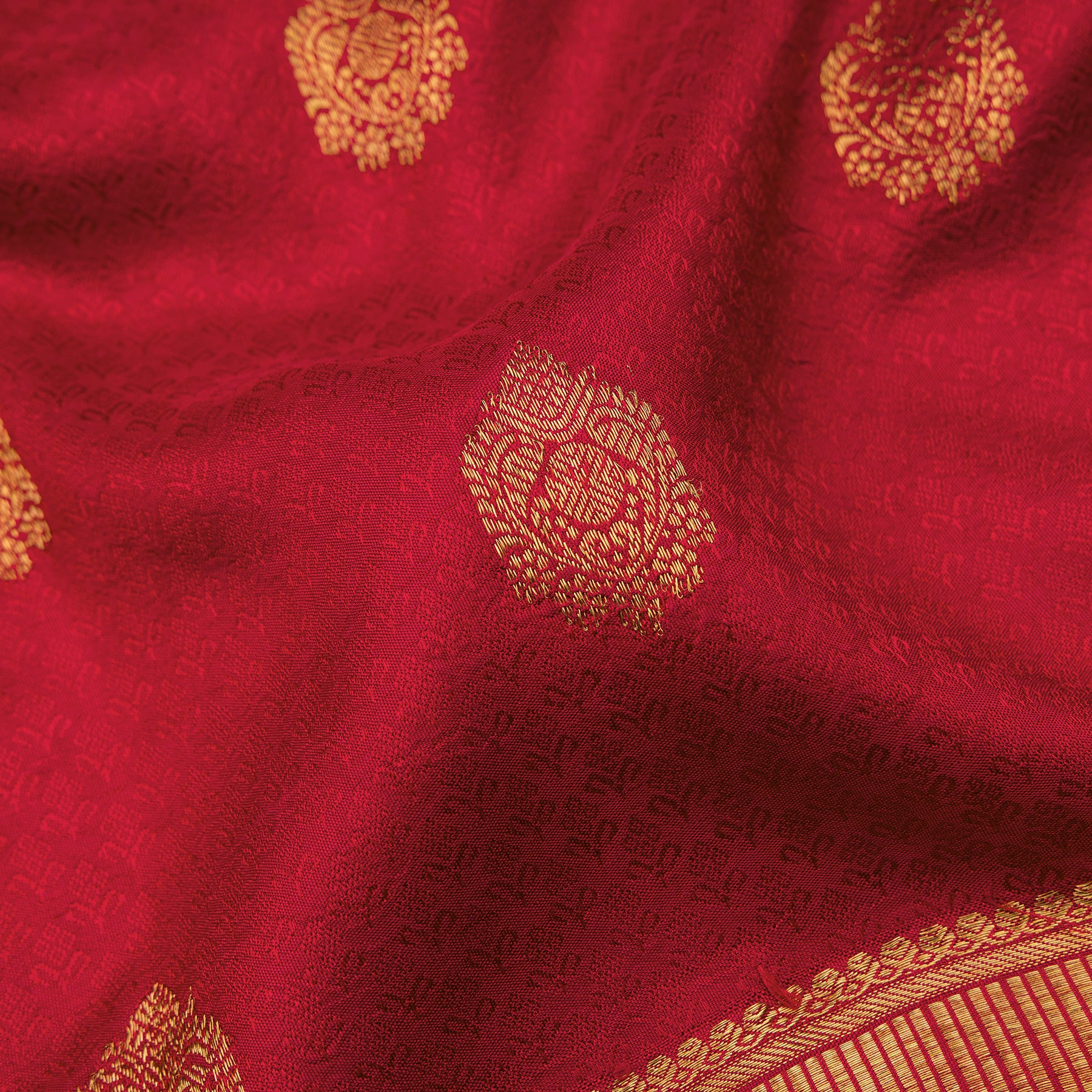 Kanakavalli Kanjivaram Silk Sari 22-090-HS001-03307 - Fabric View