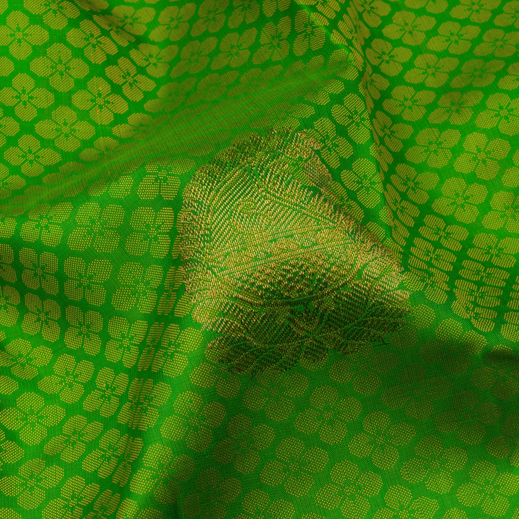 Kanakavalli Kanjivaram Silk Sari 22-090-HS001-08101 - Fabric View