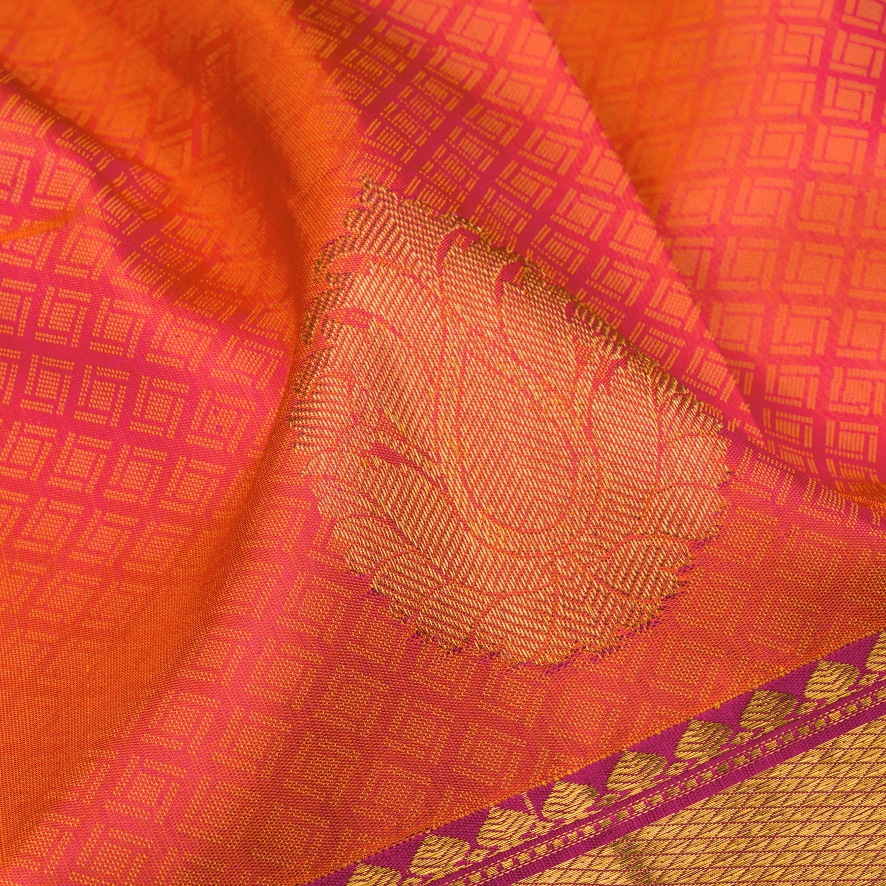 Kanakavalli Kanjivaram Silk Sari 22-091-HS001-04840 - Fabric View