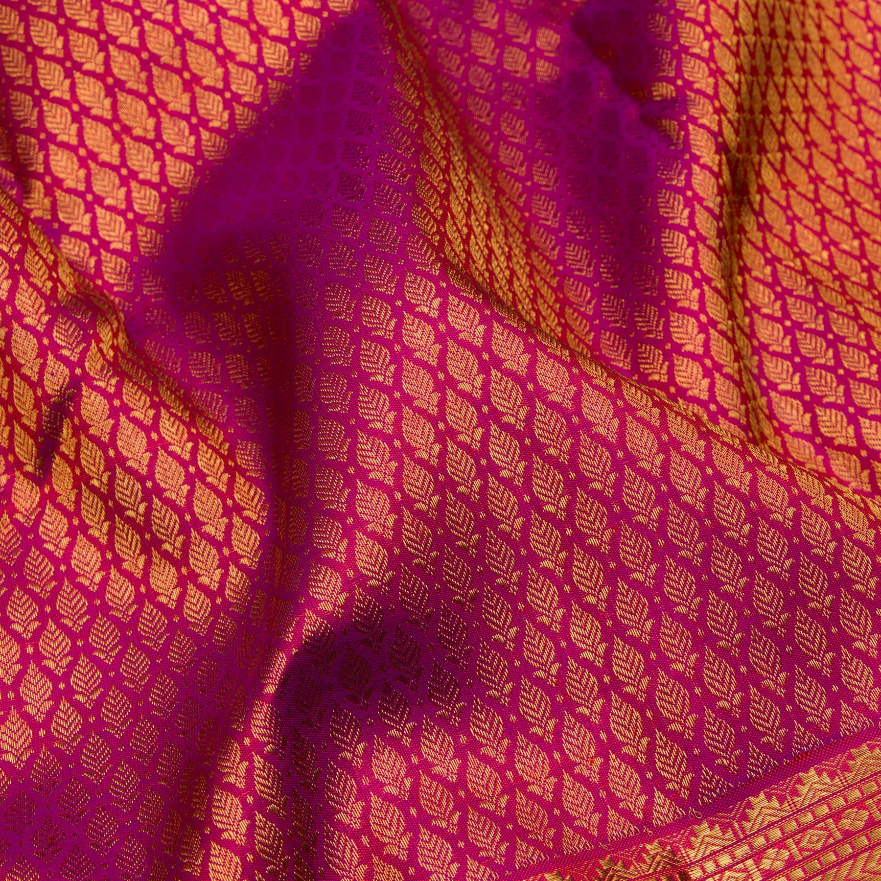 Kanakavalli Kanjivaram Silk Sari 22-100-HS001-00678 - Fabric View