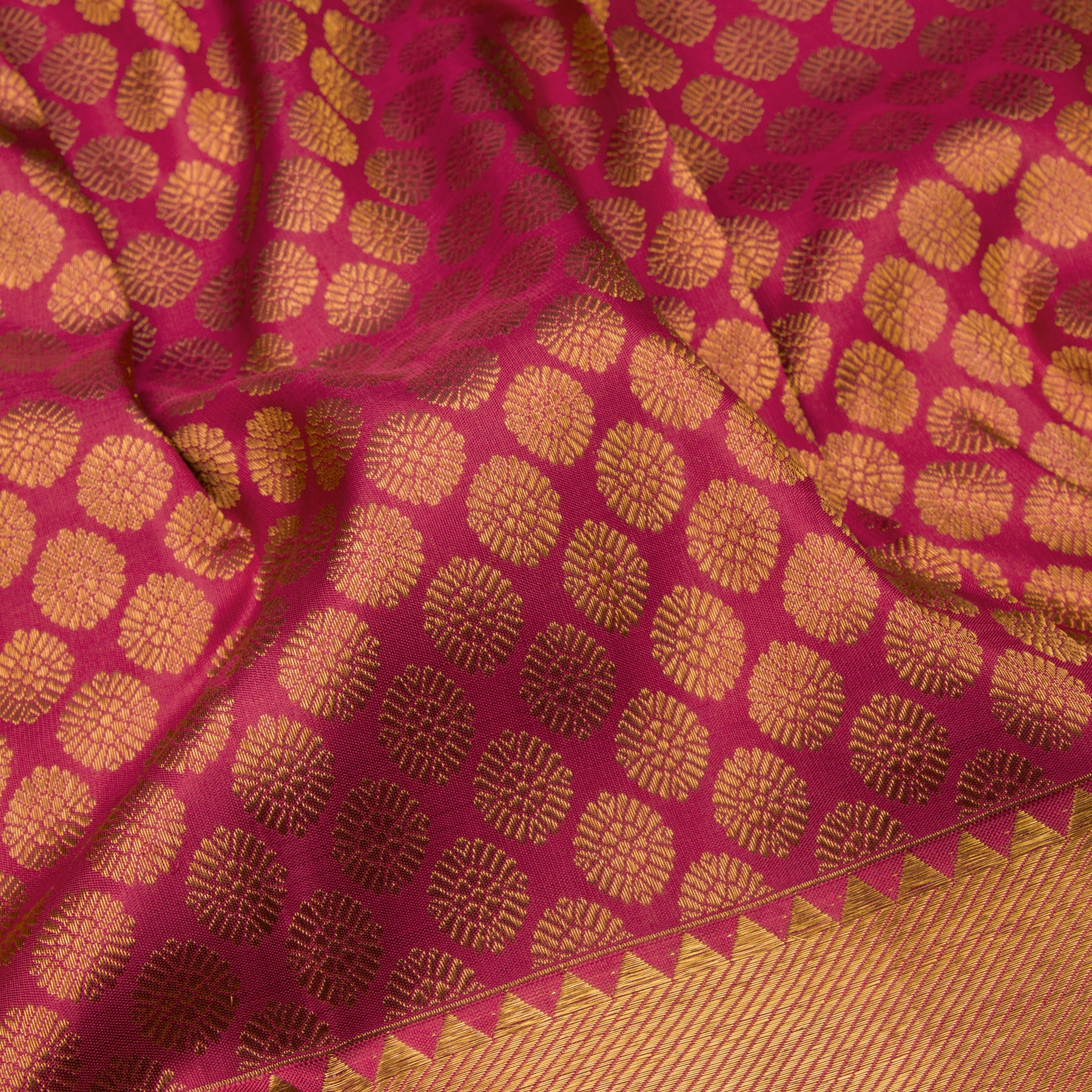 Kanakavalli Kanjivaram Silk Sari 22-100-HS001-11856 - Fabric View