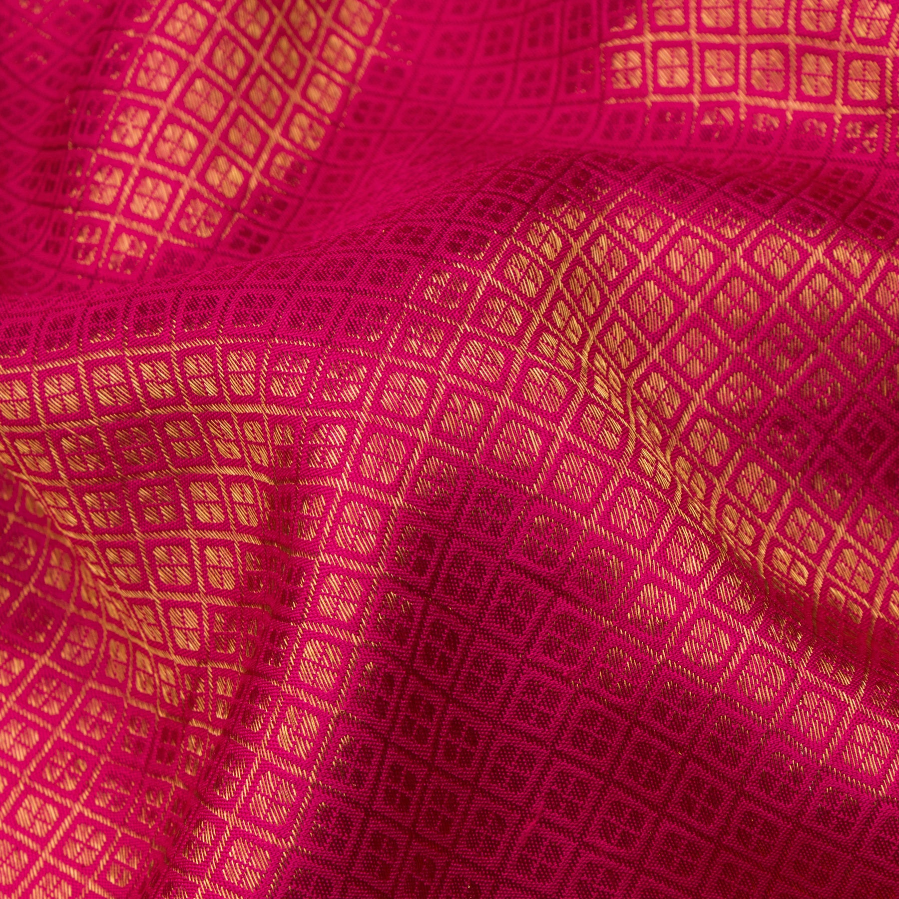 Kanakavalli Kanjivaram Silk Sari 22-110-HS001-00371 - Fabric View