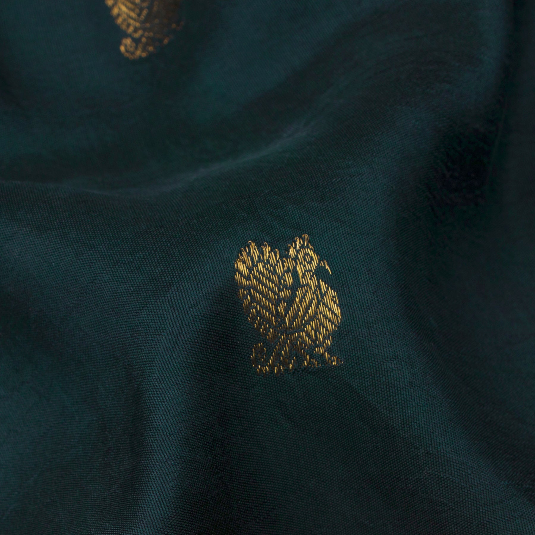 Kanakavalli Kanjivaram Silk Sari 22-110-HS001-00852 - Fabric View