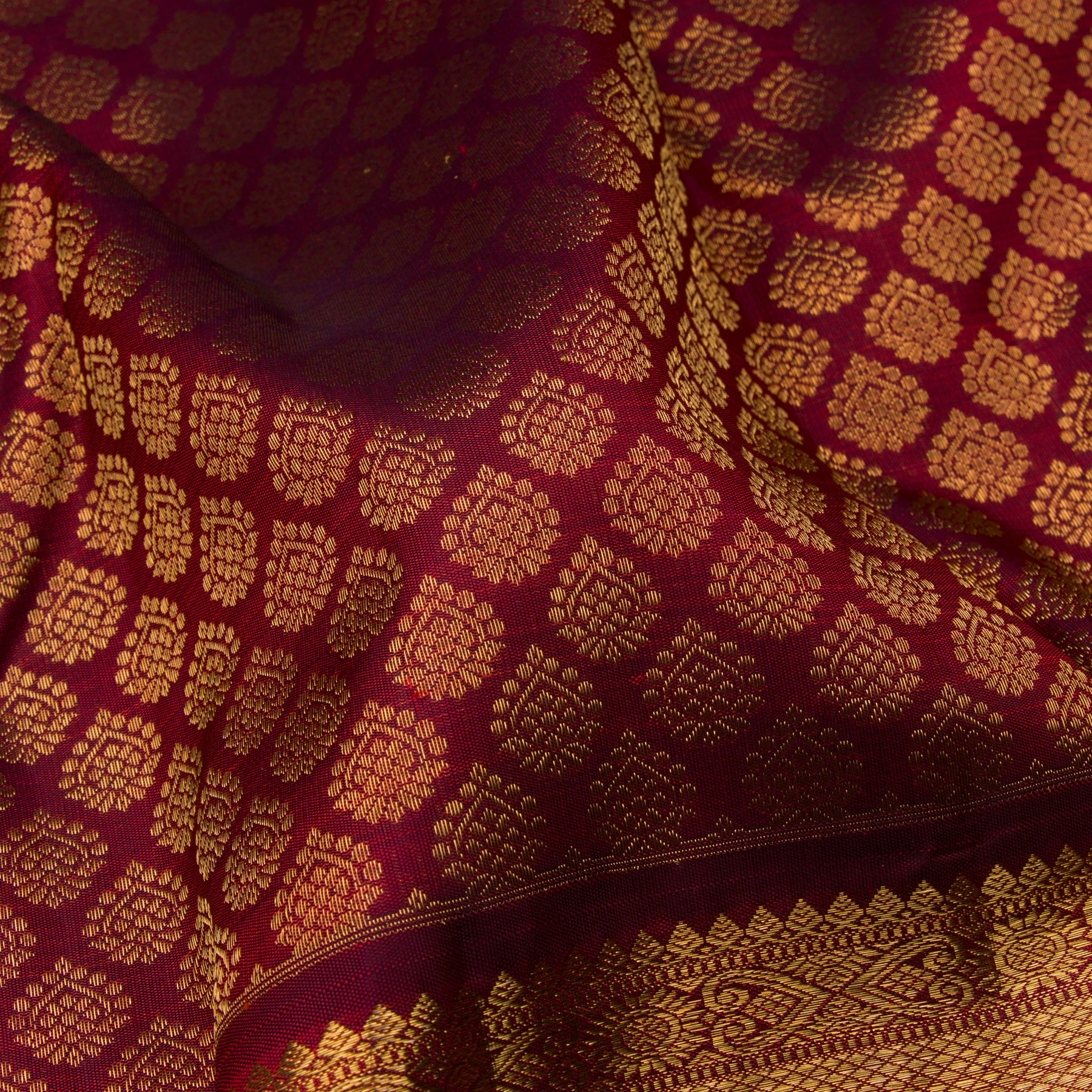 Kanakavalli Kanjivaram Silk Sari 22-110-HS001-00938 - Fabric View